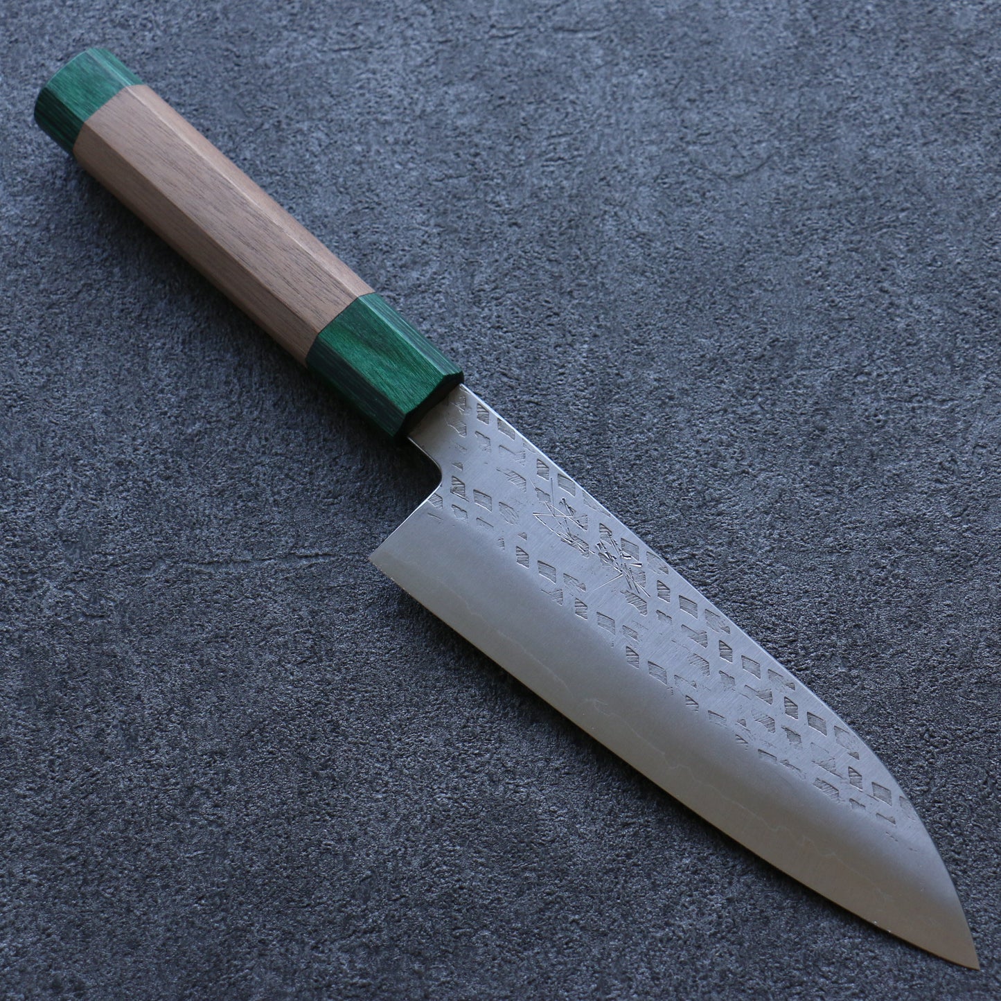 清助 銀三鋼 鎚目 三徳包丁 165mm ウォルナット (両側緑口輪)柄 - 清助刃物