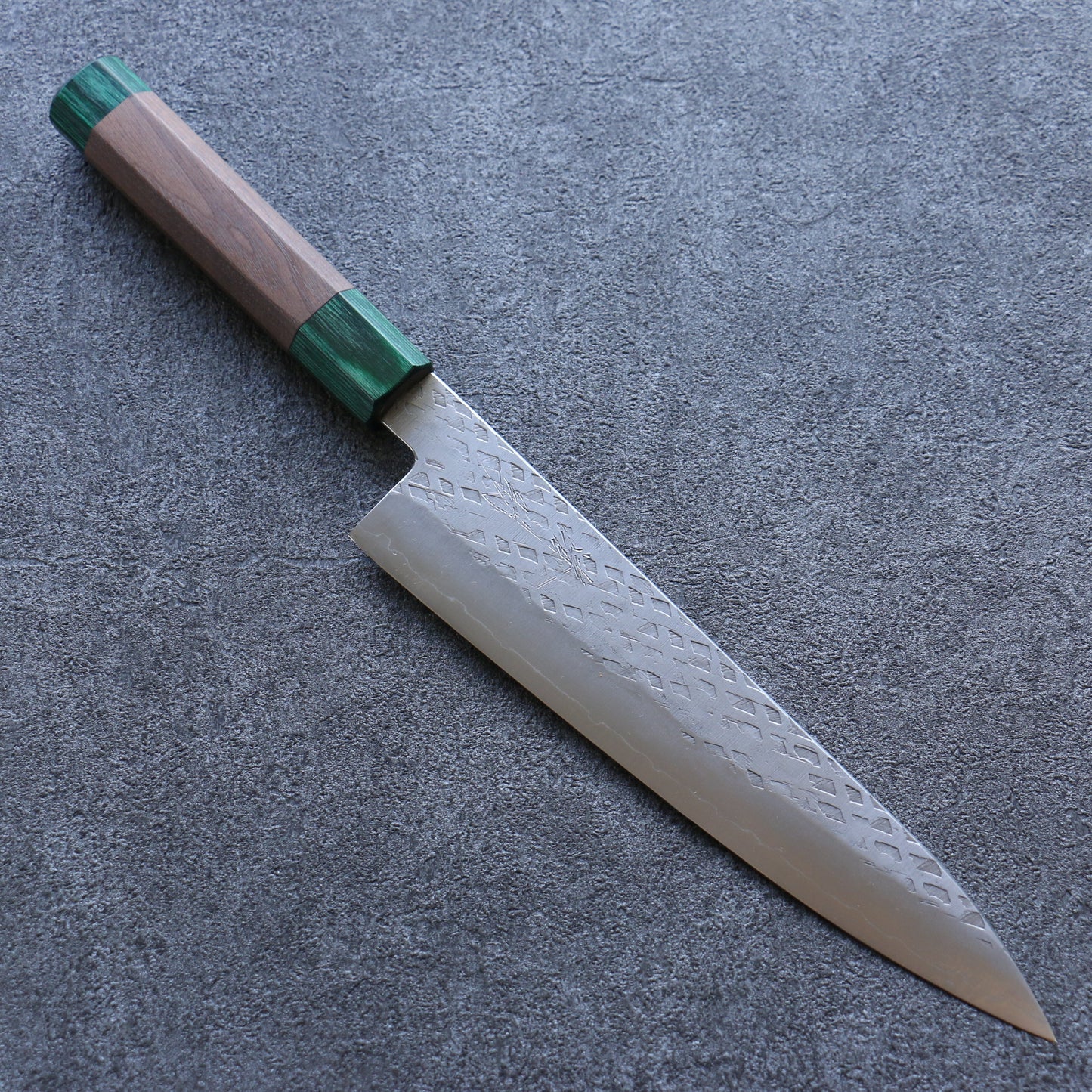 清助 銀三鋼 鎚目 牛刀包丁 210mm ウォルナット (両側緑口輪)柄 - 清助刃物