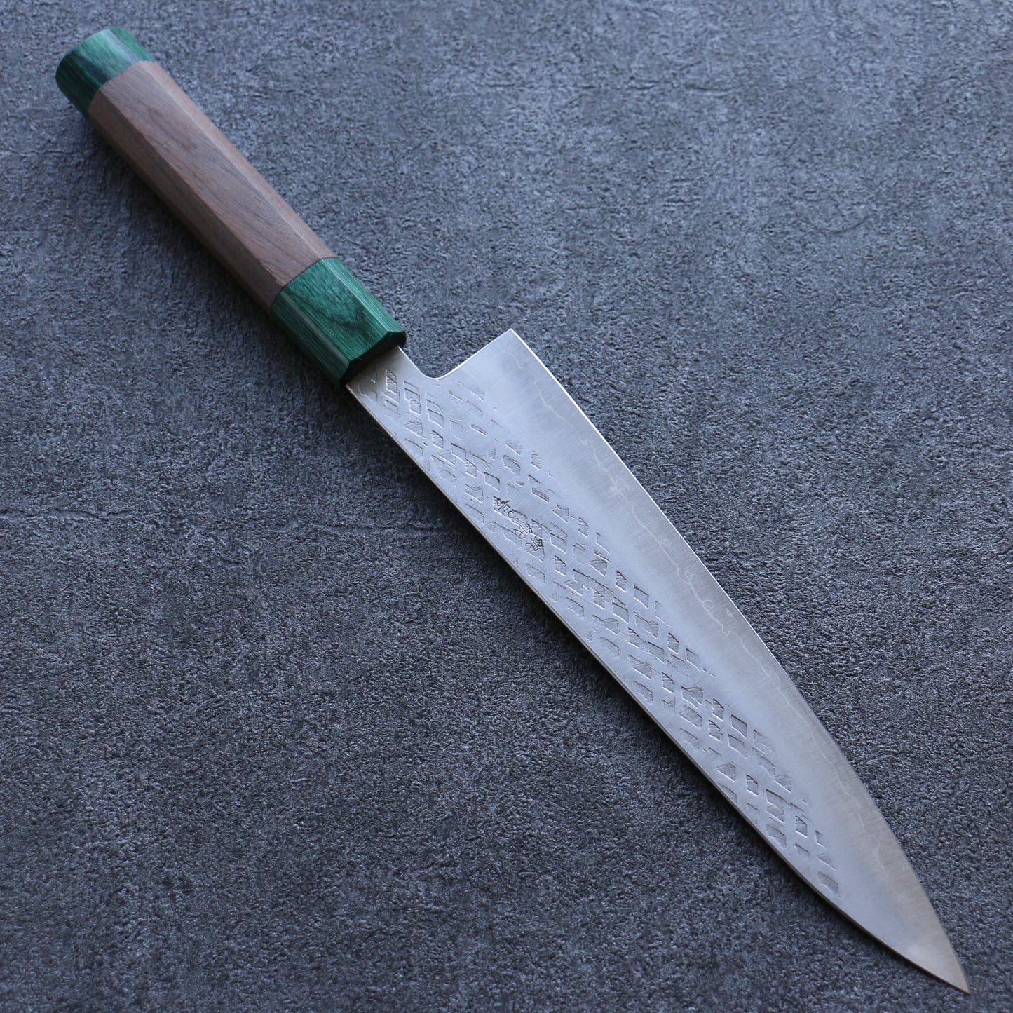 清助 銀三鋼 鎚目 牛刀包丁 210mm ウォルナット (両側緑口輪)柄 - 清助刃物