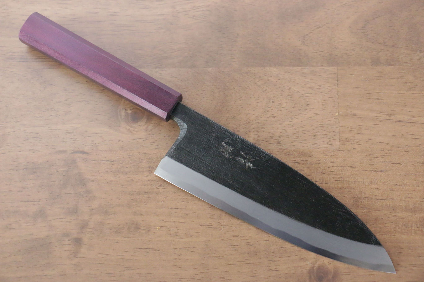 清助 白ニ鋼 黒打 出刃包丁 180mm 漆塗パープル柄 - 清助刃物