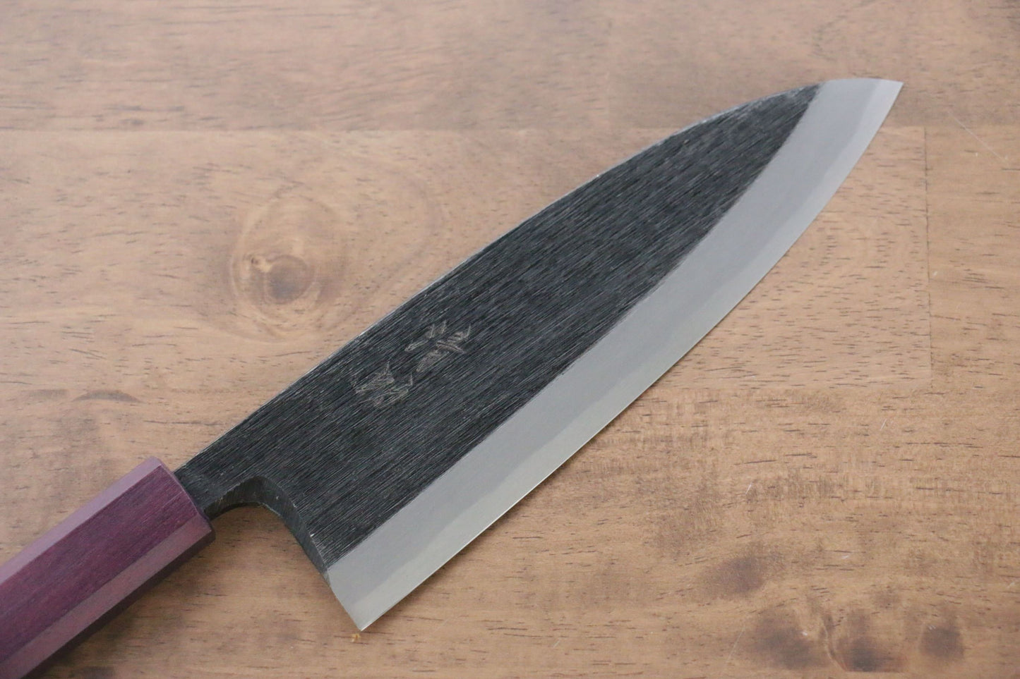 清助 白ニ鋼 黒打 出刃包丁 180mm 漆塗パープル柄 - 清助刃物