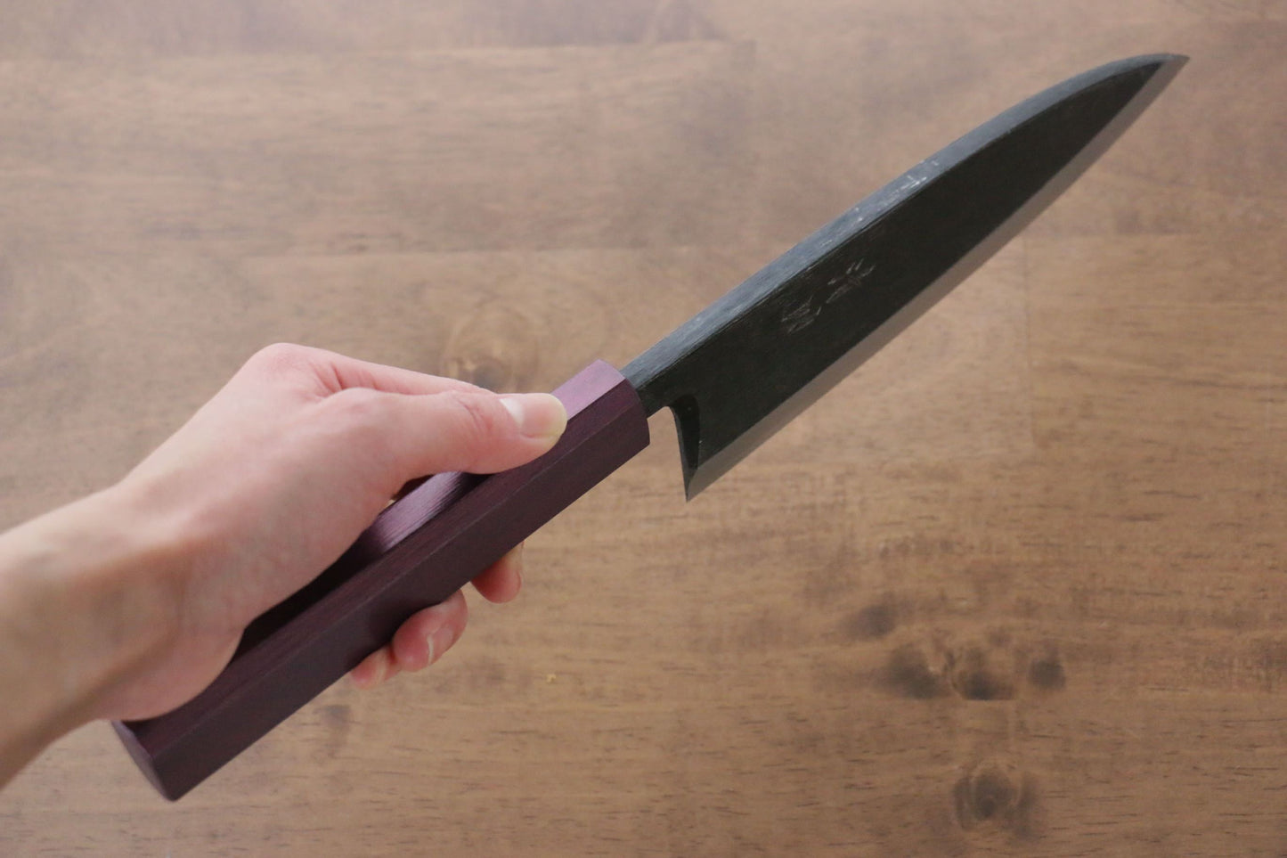 清助 白ニ鋼 黒打 出刃包丁 180mm 漆塗パープル柄 - 清助刃物