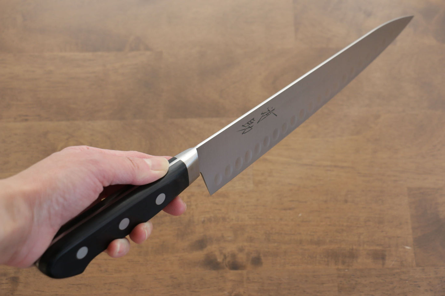清助 スウェーデン鋼 牛刀サーモン 240mm 黒合板柄 - 清助刃物