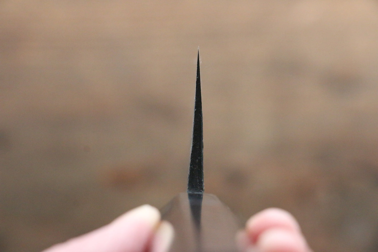 岩井 貴行 青スーパー鋼 黒打 鎚目 三徳包丁 165mm 紫檀柄 - 清助刃物