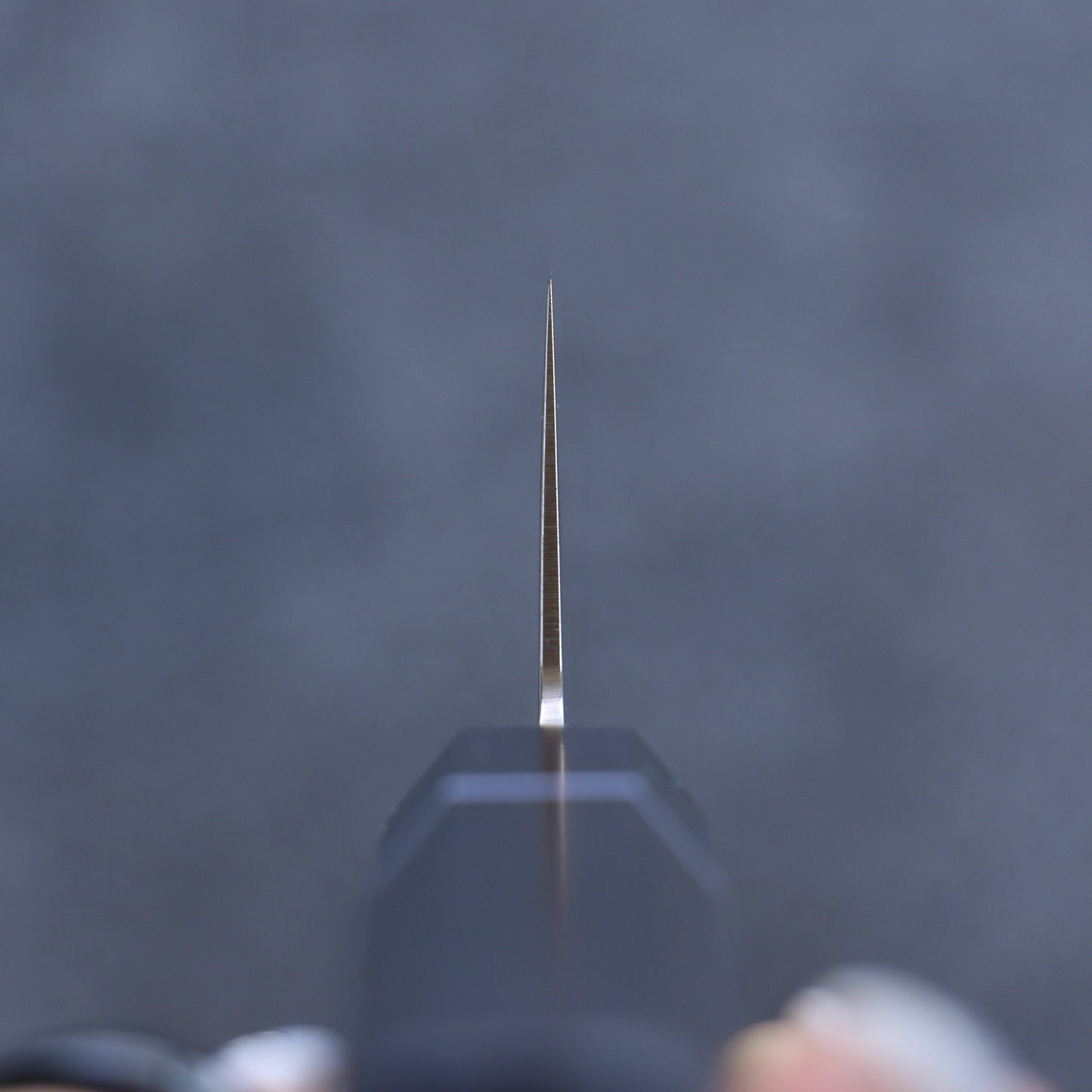 清助 AUS10 ミラークロス 三徳包丁 180mm 黒合板柄 - 清助刃物