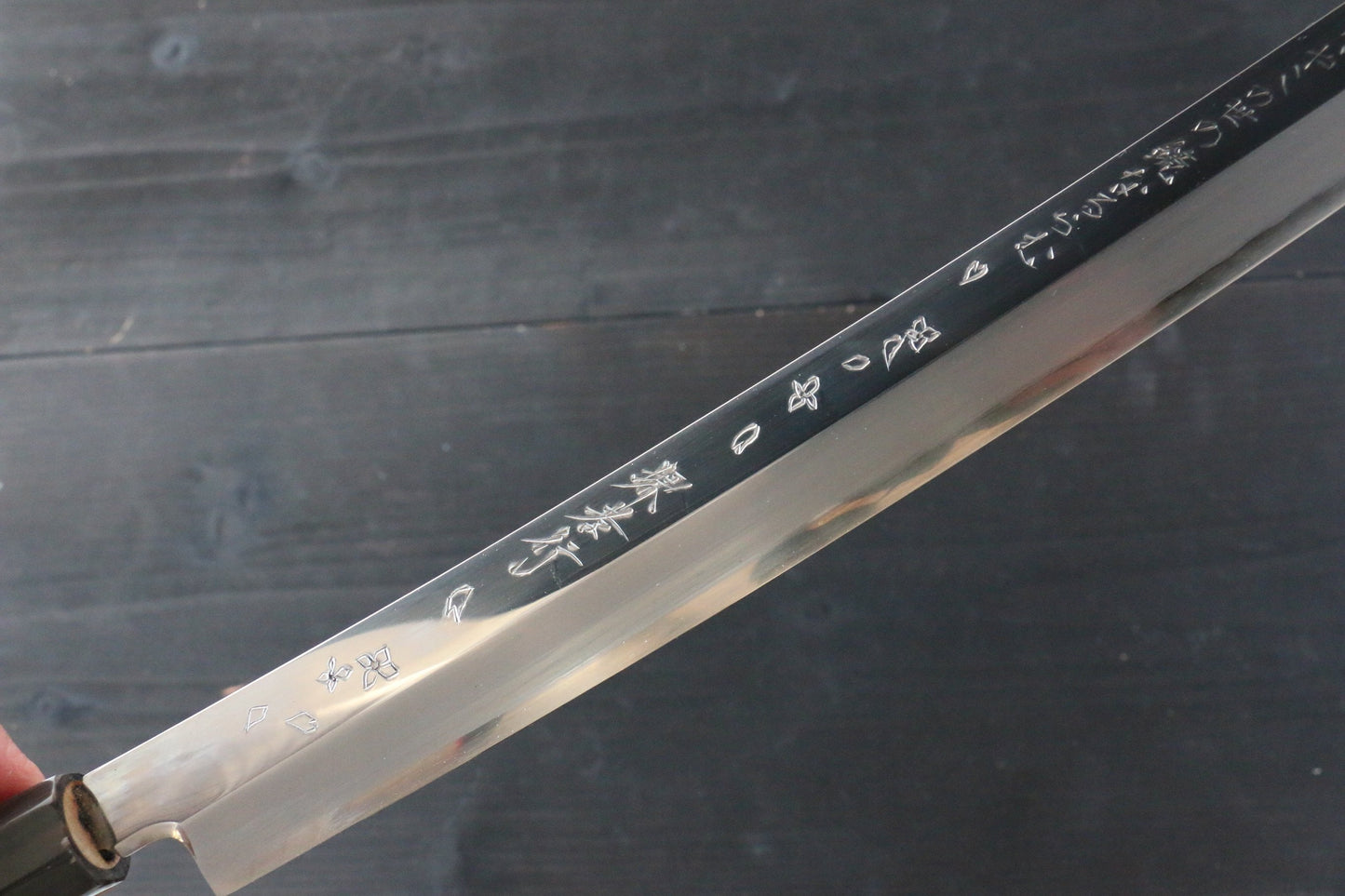 堺 孝行 凛華 銀三鋼 鏡面仕上げ 先丸蛸引包丁 390mm 漆塗り柄 鞘付き - 清助刃物