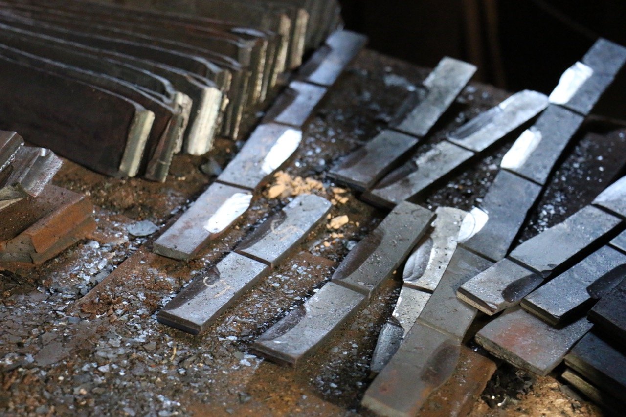 田中 誠貴 青ニ鋼 ダマスカス 牛刀包丁 180mm ウォルナット柄 - 清助刃物