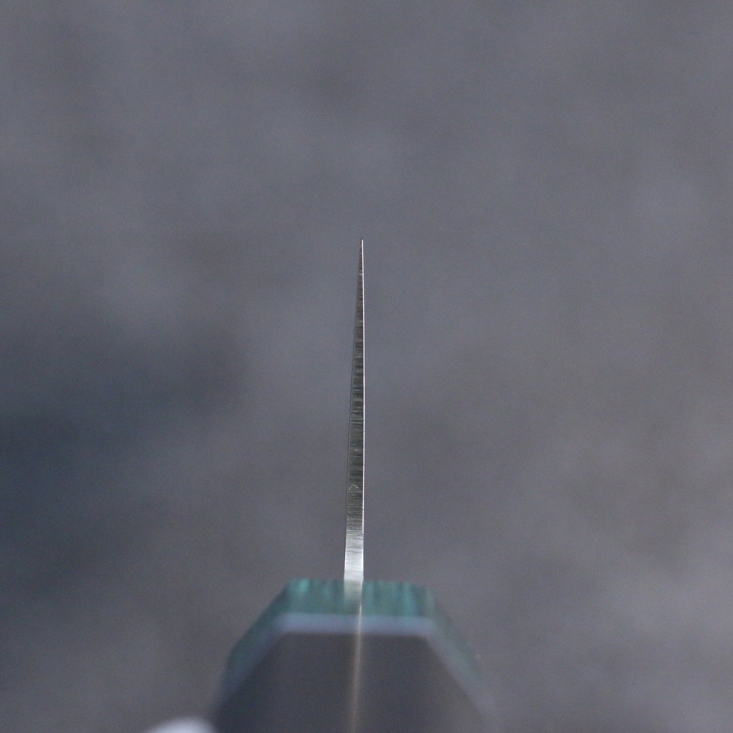 清助 AUS10 ミラークロス 切付三徳包丁 180mm 黒合板(口輪:緑合板)柄 - 清助刃物