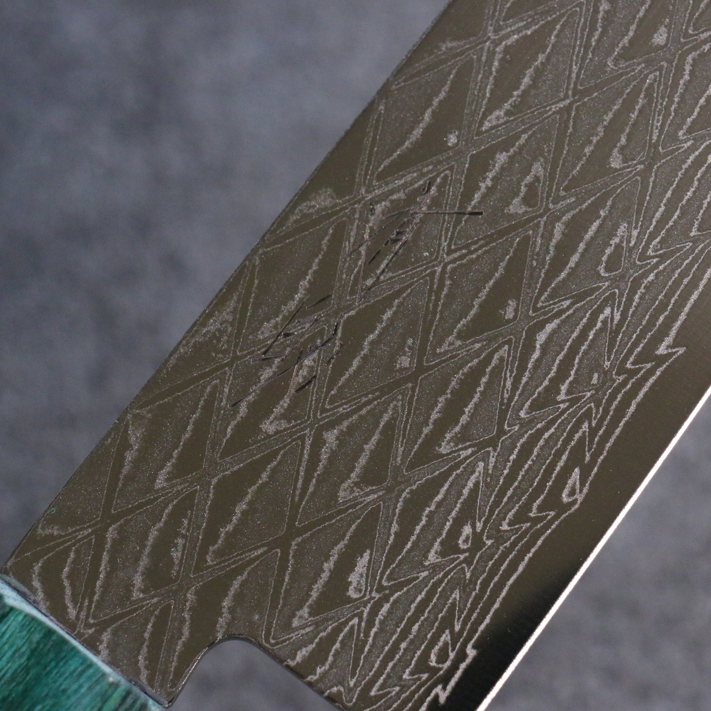 清助 AUS10 ミラークロス 三徳包丁 180mm 黒合板(口輪:緑合板)柄 - 清助刃物