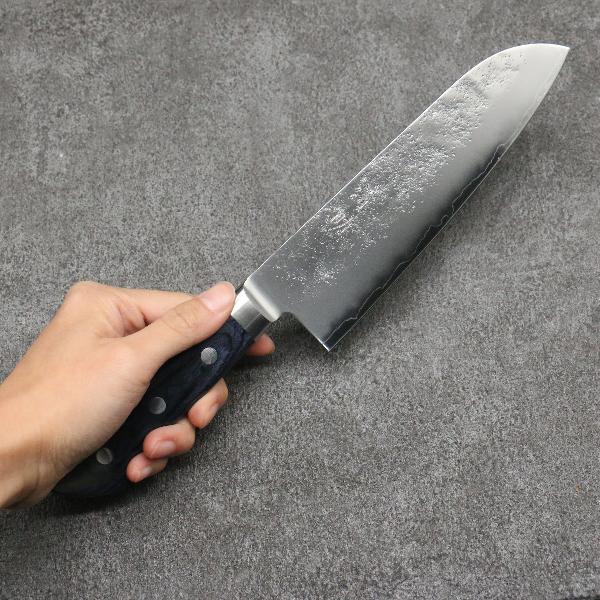 清助 青梨 AUS10 3層 梨地 三徳包丁 170mm 合板 (紺色)柄 - 清助刃物