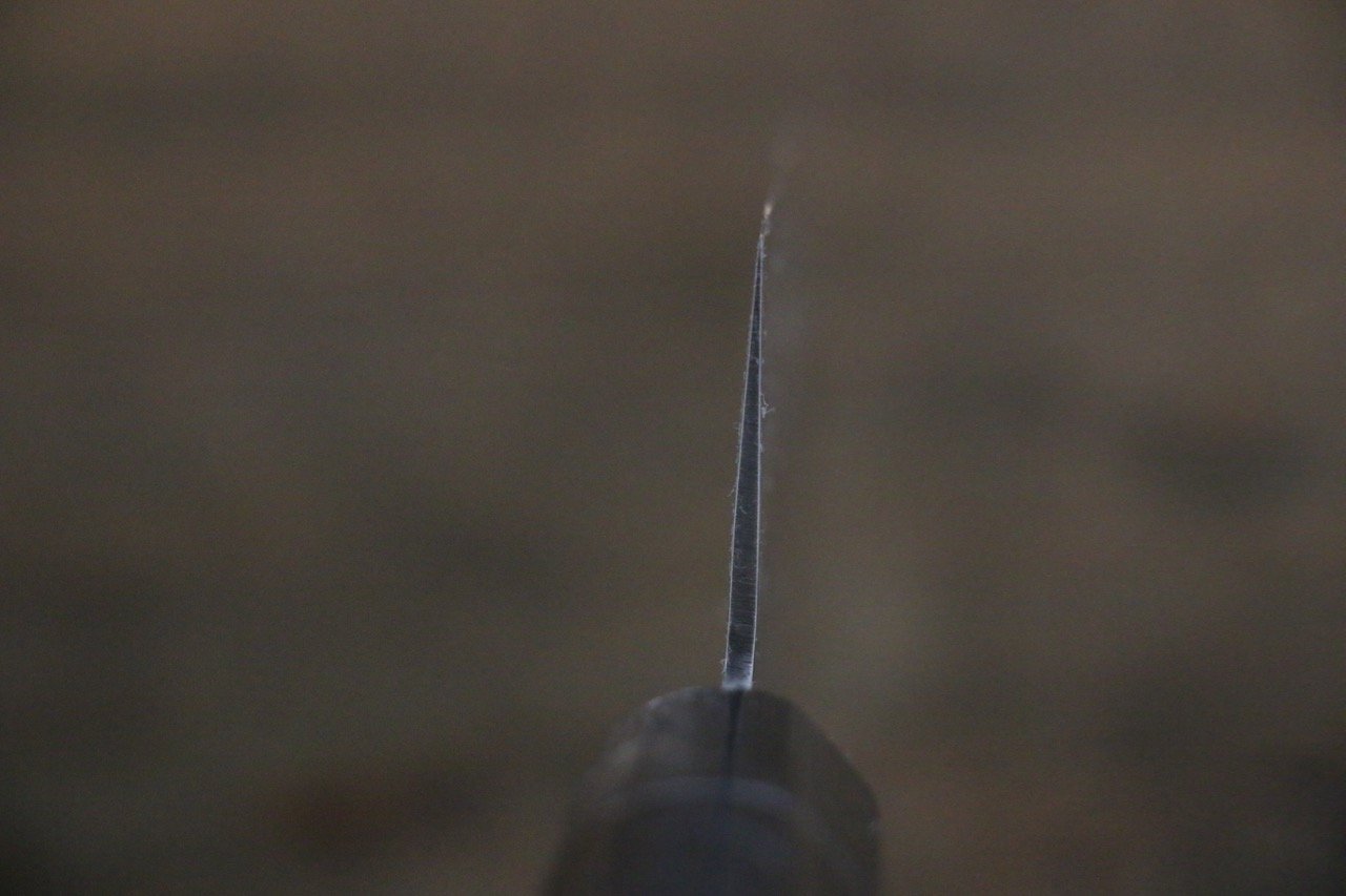 堺 孝行 45層 ダマスカス 鎚目 牛刀包丁 240mm 金漆塗り柄 鞘付き - 清助刃物