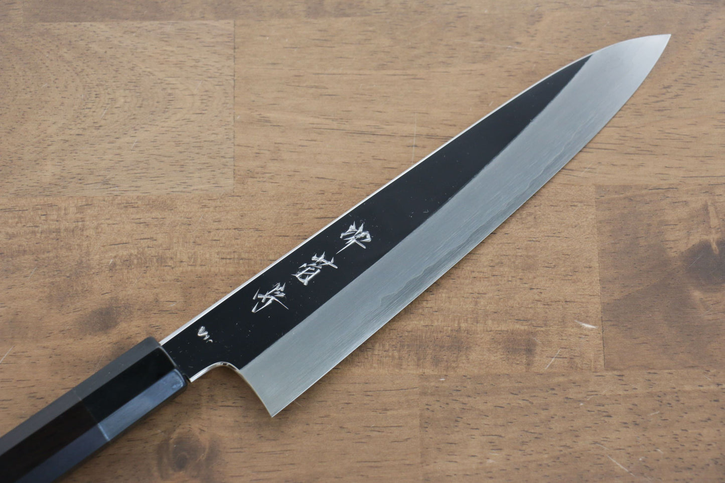 堺 菊守 V金10号 鏡面仕上げ 牛刀包丁 210mm 黒檀柄 - 清助刃物