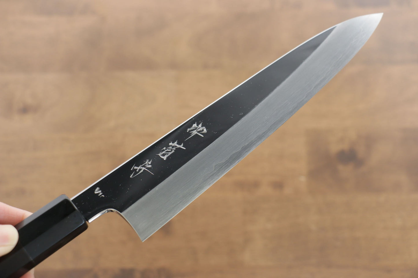 堺 菊守 V金10号 鏡面仕上げ 牛刀包丁 210mm 黒檀柄 - 清助刃物