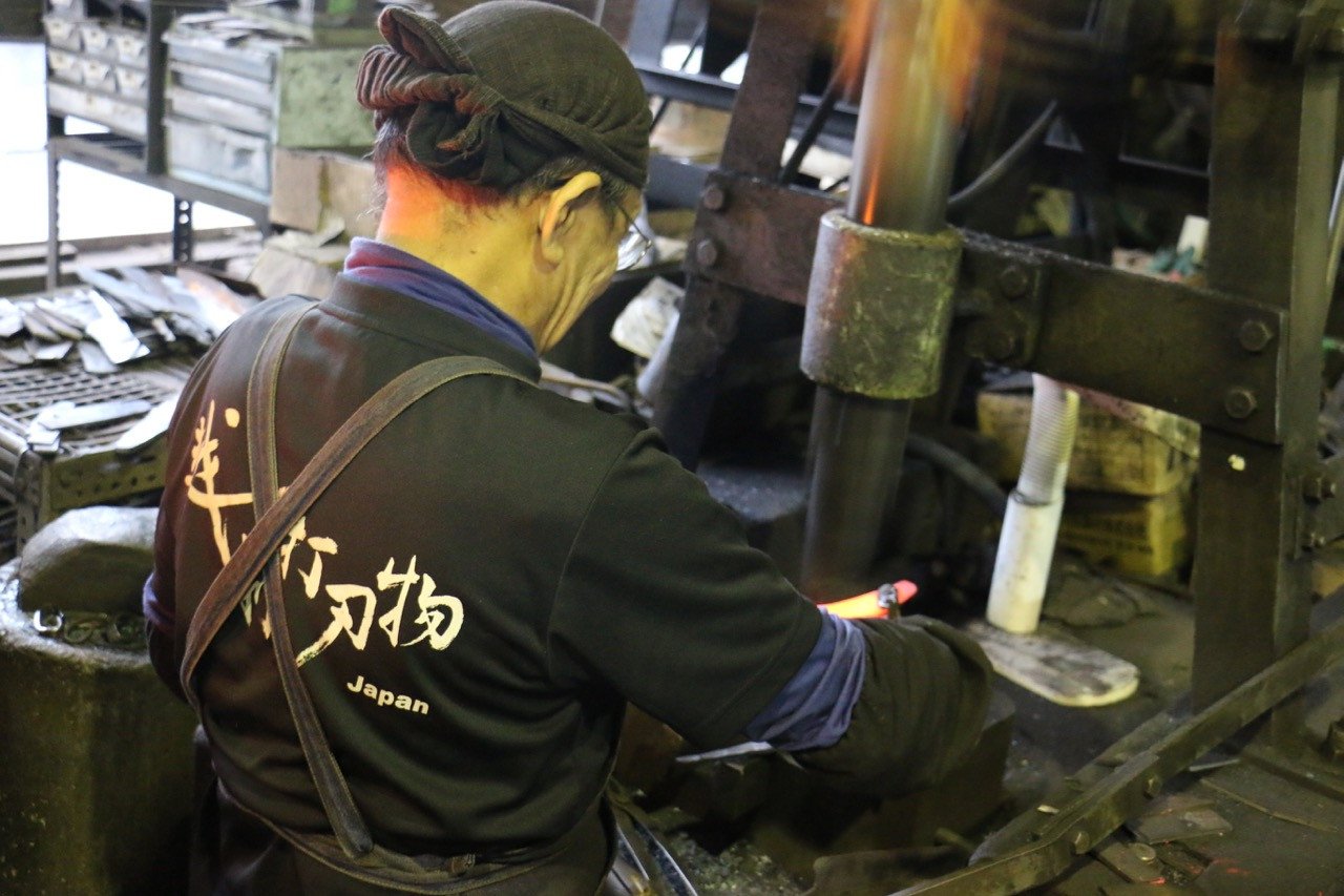 加藤 義実 V金10号ニッケル ダマスカス 赤合板柄 牛刀包丁 & 三徳包丁 180mm セット - 清助刃物