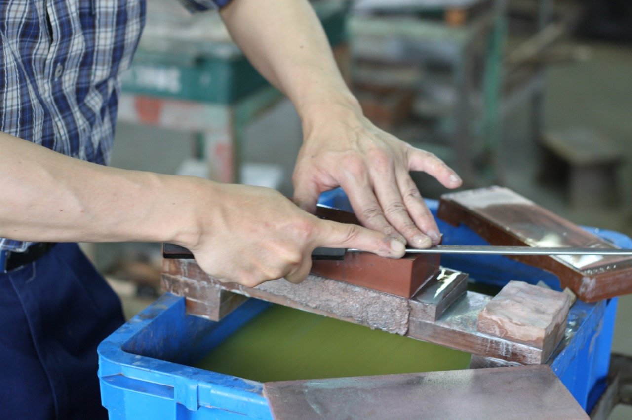 佑成 ZDP189 3層 筋引包丁 270mm 朴柄 - 清助刃物