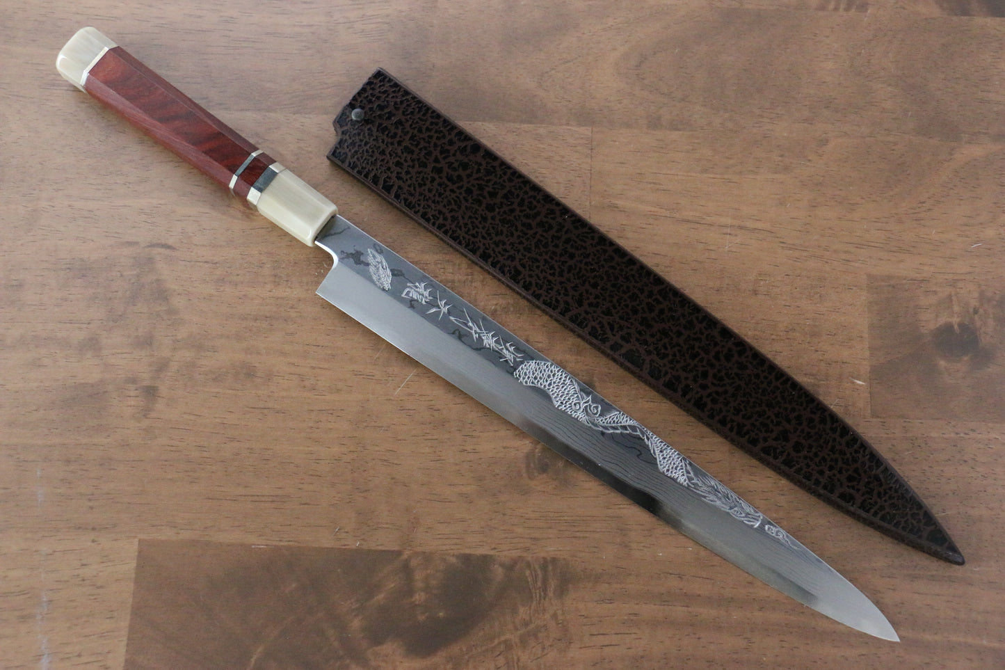 堺 孝行 天龍 うずしお 青ニ鋼 龍の彫刻入り 柳刃包丁 300mm 赤黒檀柄 鞘付き - 清助刃物