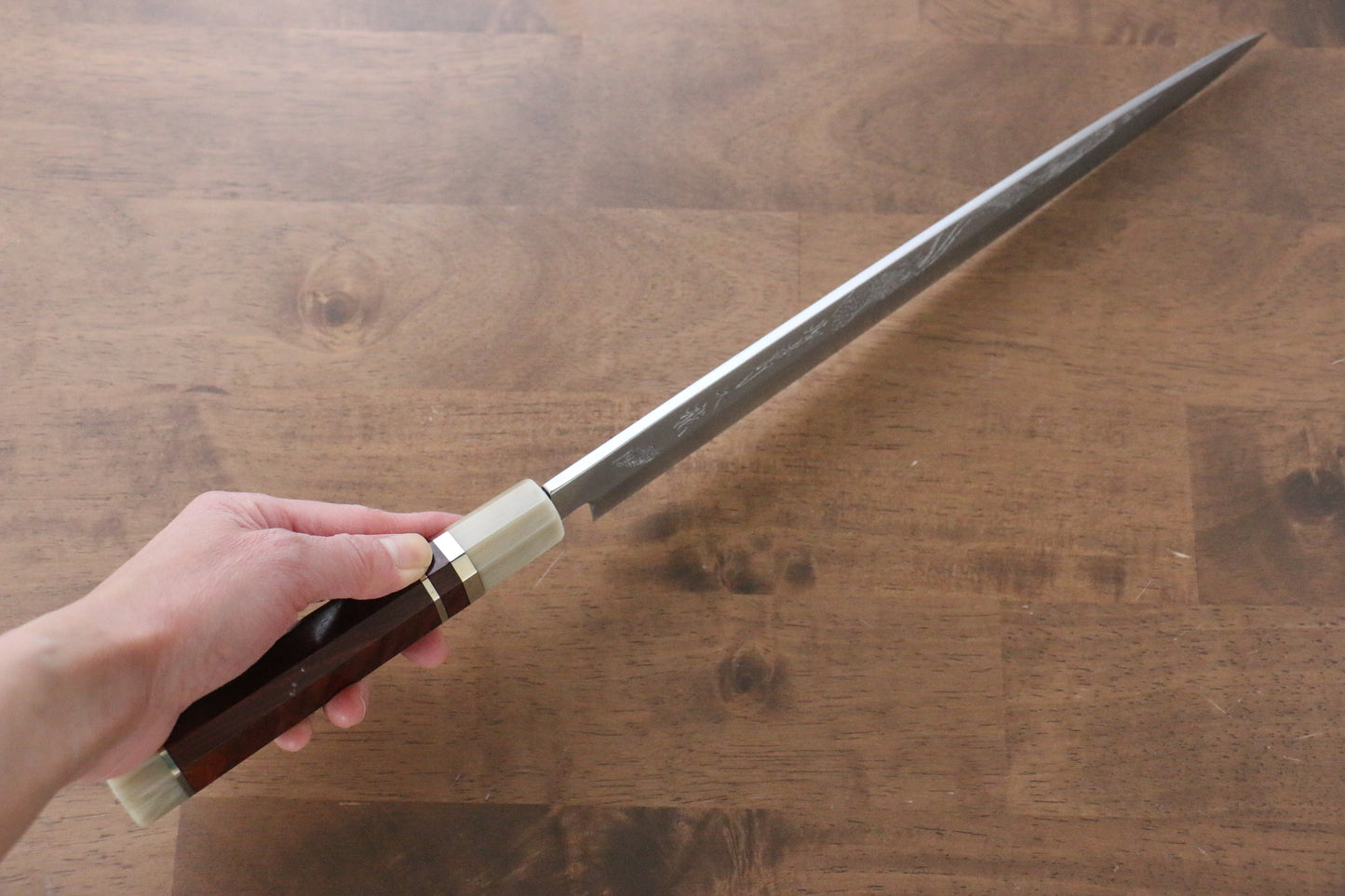 堺 孝行 天龍 うずしお 青ニ鋼 龍の彫刻入り 柳刃包丁 300mm 赤黒檀柄 鞘付き - 清助刃物