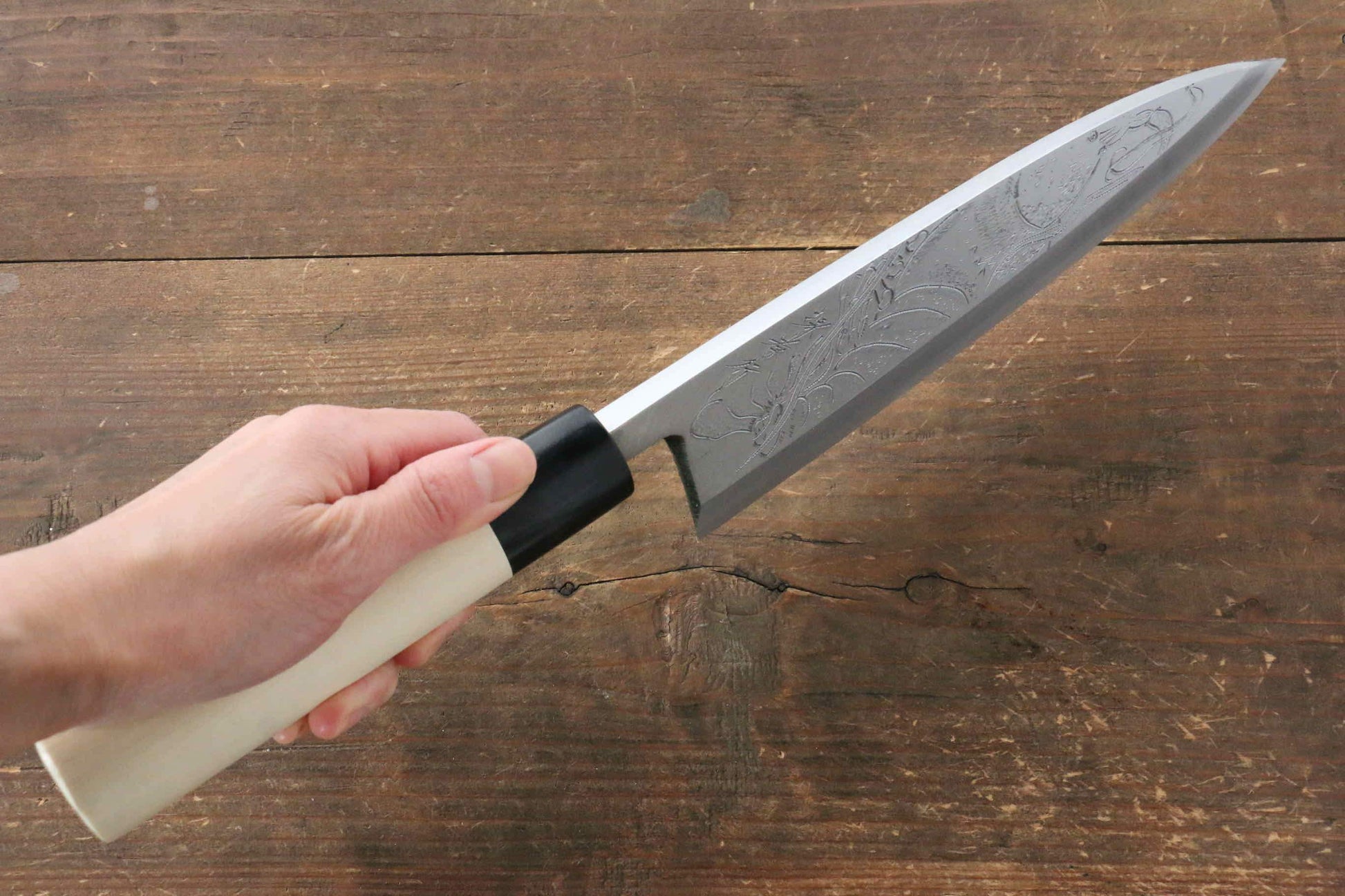 堺 孝行 霞研 白鋼 エビの彫刻入り 出刃包丁  朴柄 - 清助刃物