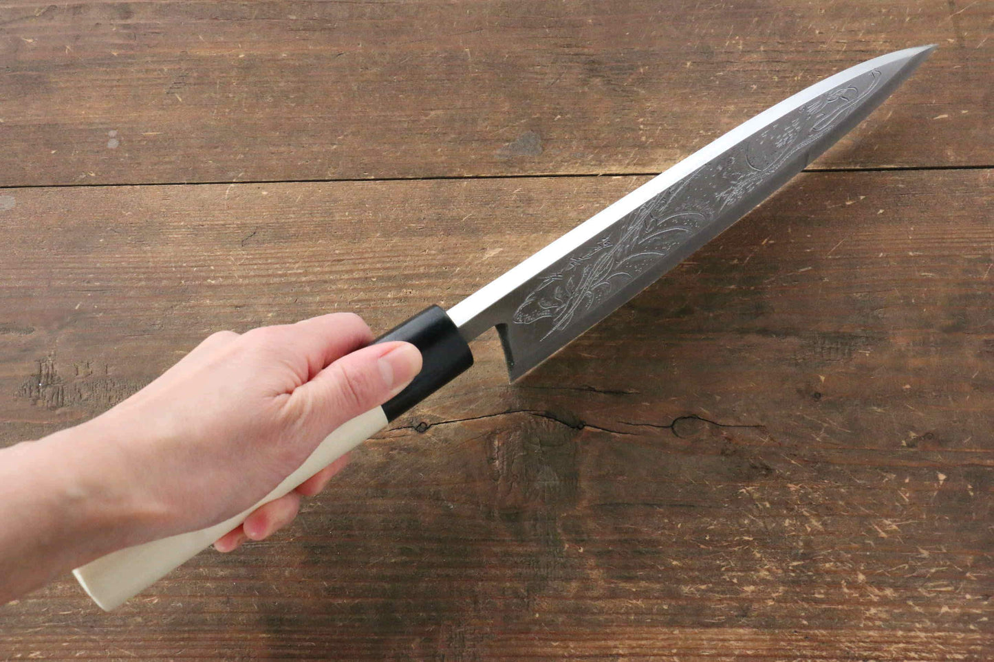 堺 孝行 霞研 白鋼 エビの彫刻入り 出刃包丁  朴柄 - 清助刃物
