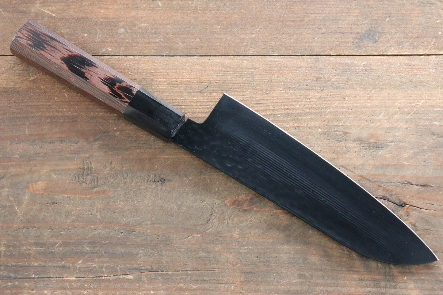 堺 孝行 黒影 V金10号 鎚目 テフロン加工 三徳包丁 170mm ウエンジ柄 - 清助刃物
