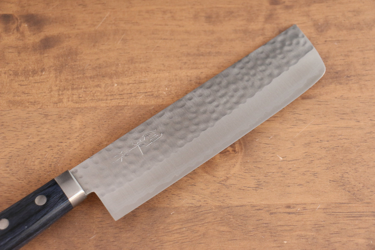 訓平 刻流(こくりゅう) V金10号 鎚目 ダマスカス 薄刃包丁 165mm 合板 (紺色)柄 - 清助刃物