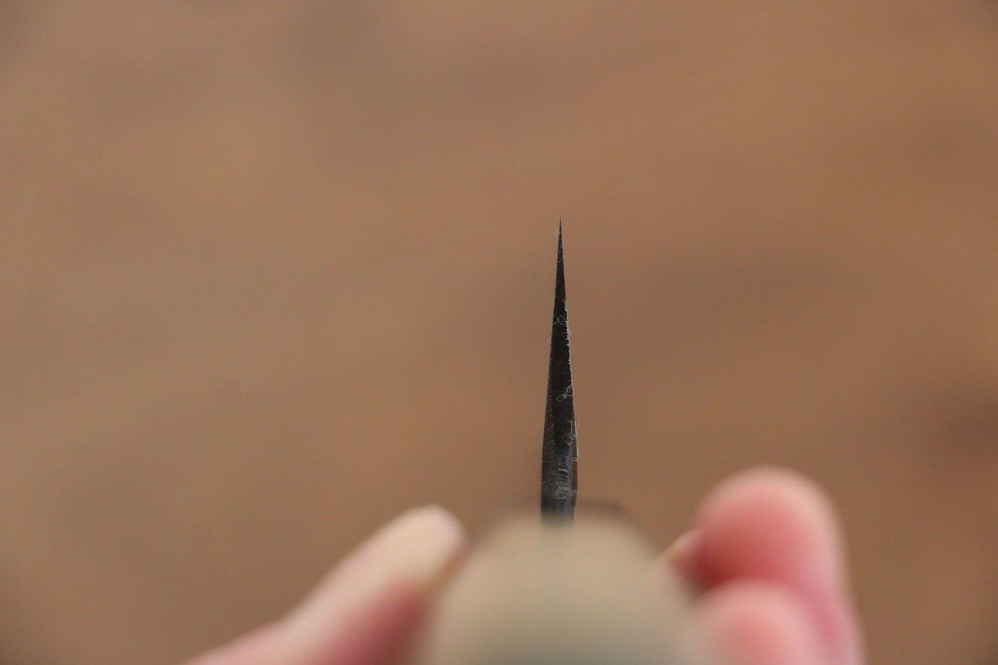 菊月 白ニ鋼 黒仕上げ 切付牛刀包丁 240mm 朴柄 - 清助刃物