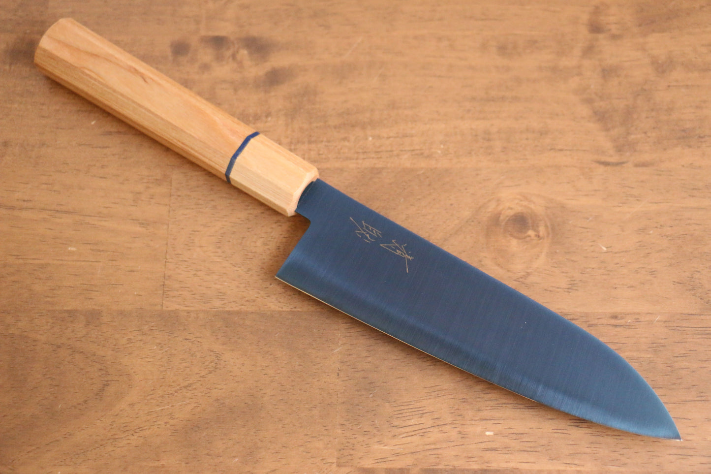 清助 SK-85鋼 イオンプレーティング 三徳包丁 180mm ホワイトウッド柄 - 清助刃物