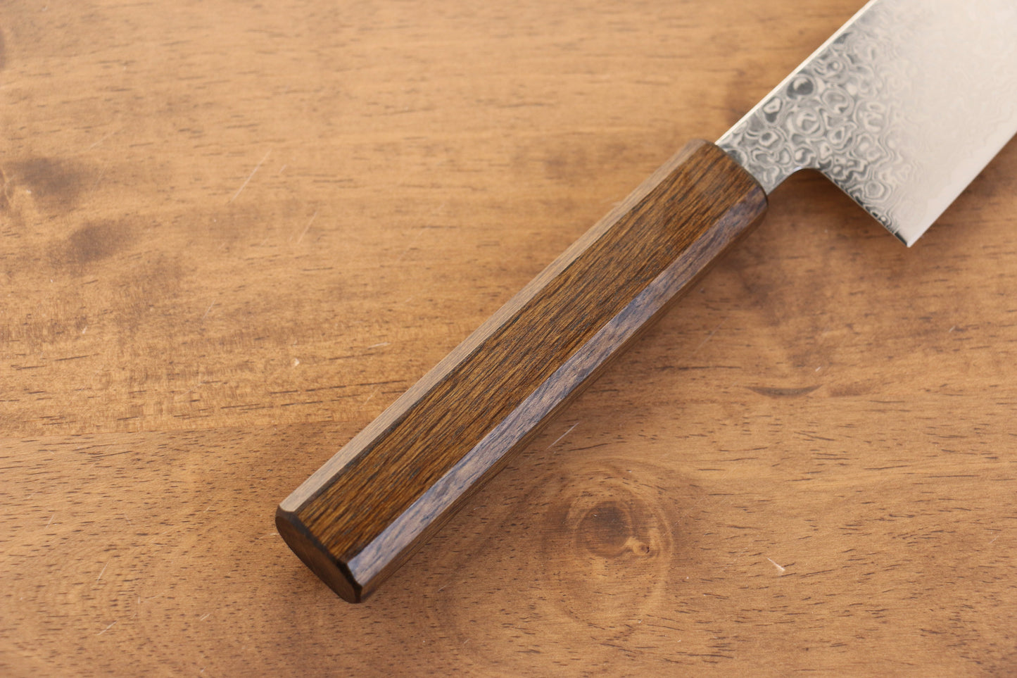 清助 ZA-18 鏡面仕上げ ダマスカス 三徳包丁 180mm 樫柄 - 清助刃物