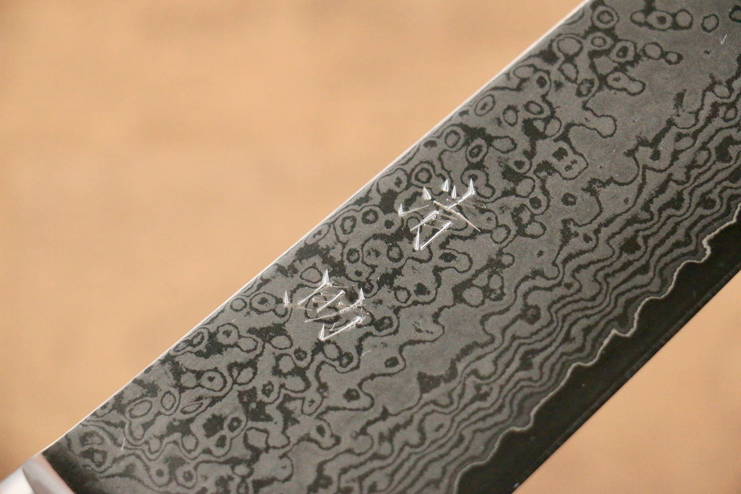 清助 V金10号 33層 鏡面仕上げ ダマスカス 三徳包丁 180mm 赤合板柄 - 清助刃物