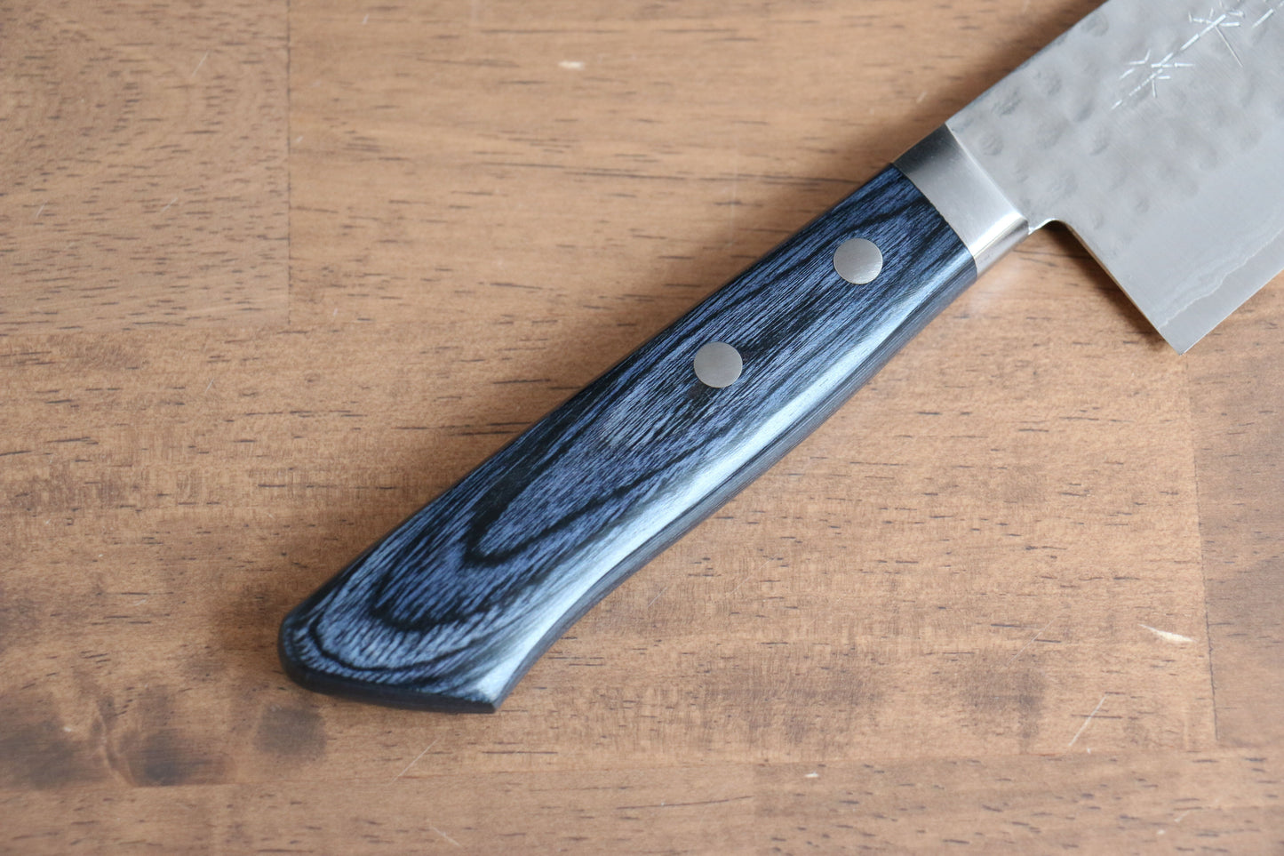 訓平 刻流(こくりゅう) V金10号 鎚目 三徳包丁 170mm 合板 (紺色)柄 - 清助刃物