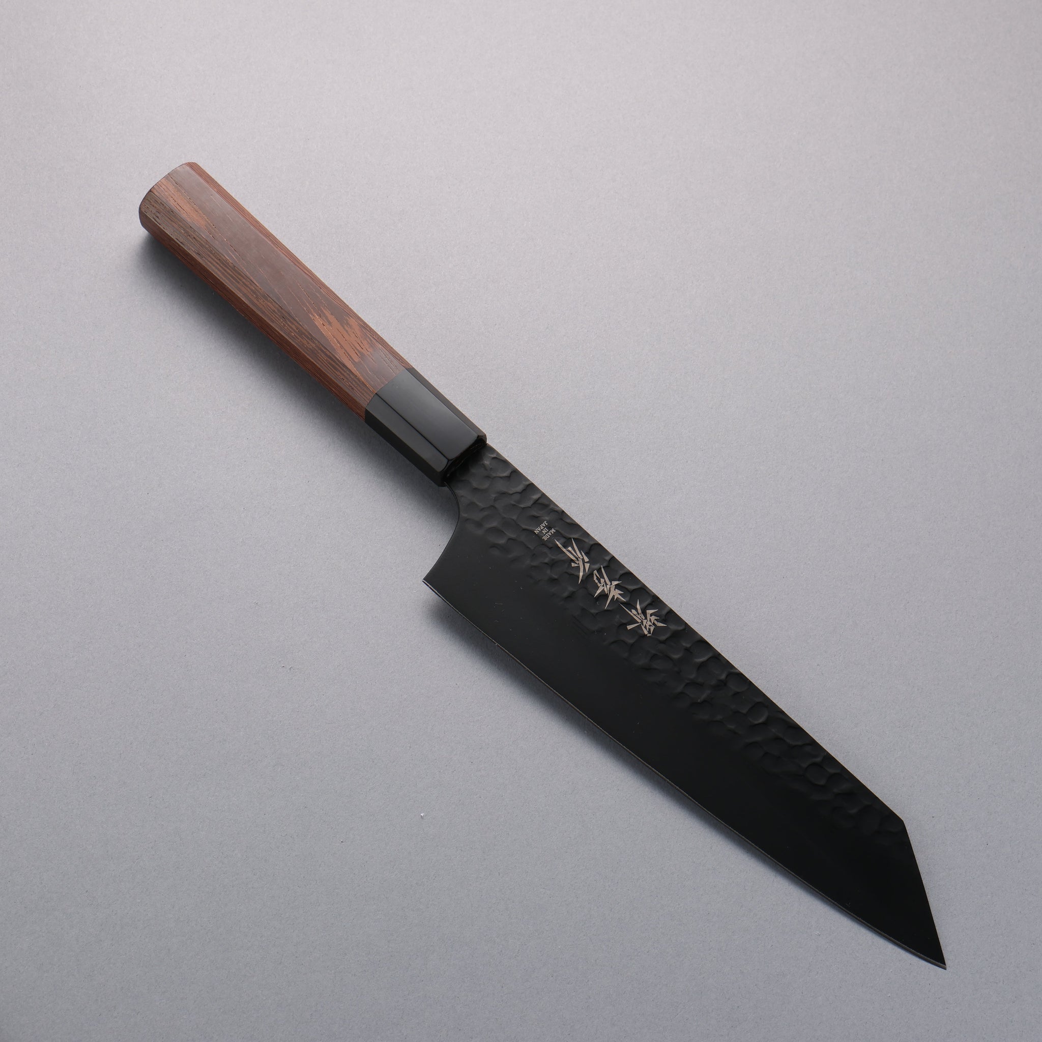 堺 孝行 黒影 V金10号 鎚目 テフロン加工 剣型牛刀包丁 190mm ウエンジ柄 - 清助刃物