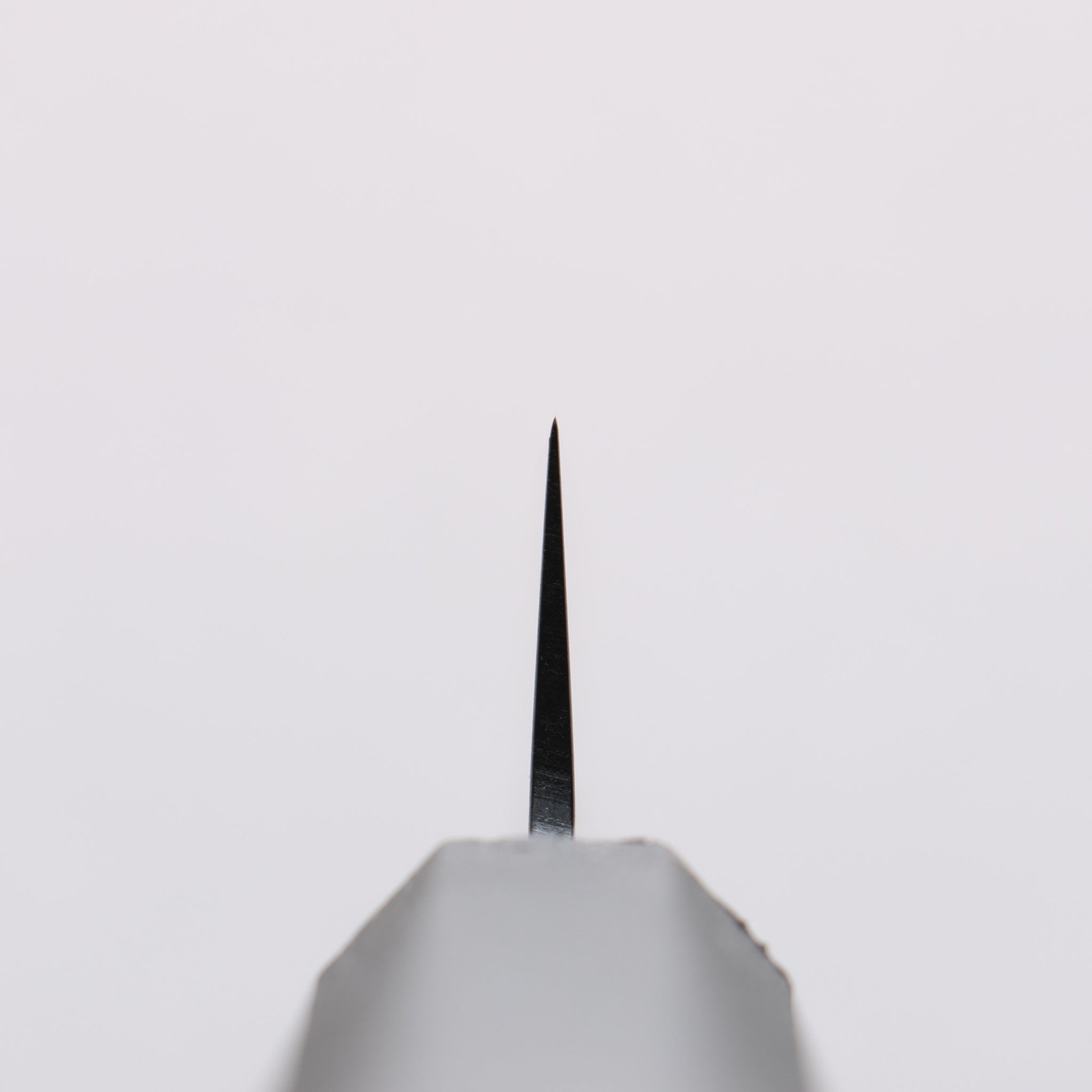 堺 孝行 黒影 V金10号 鎚目 テフロン加工 筋引包丁 240mm 黒漆塗り柄 - 清助刃物