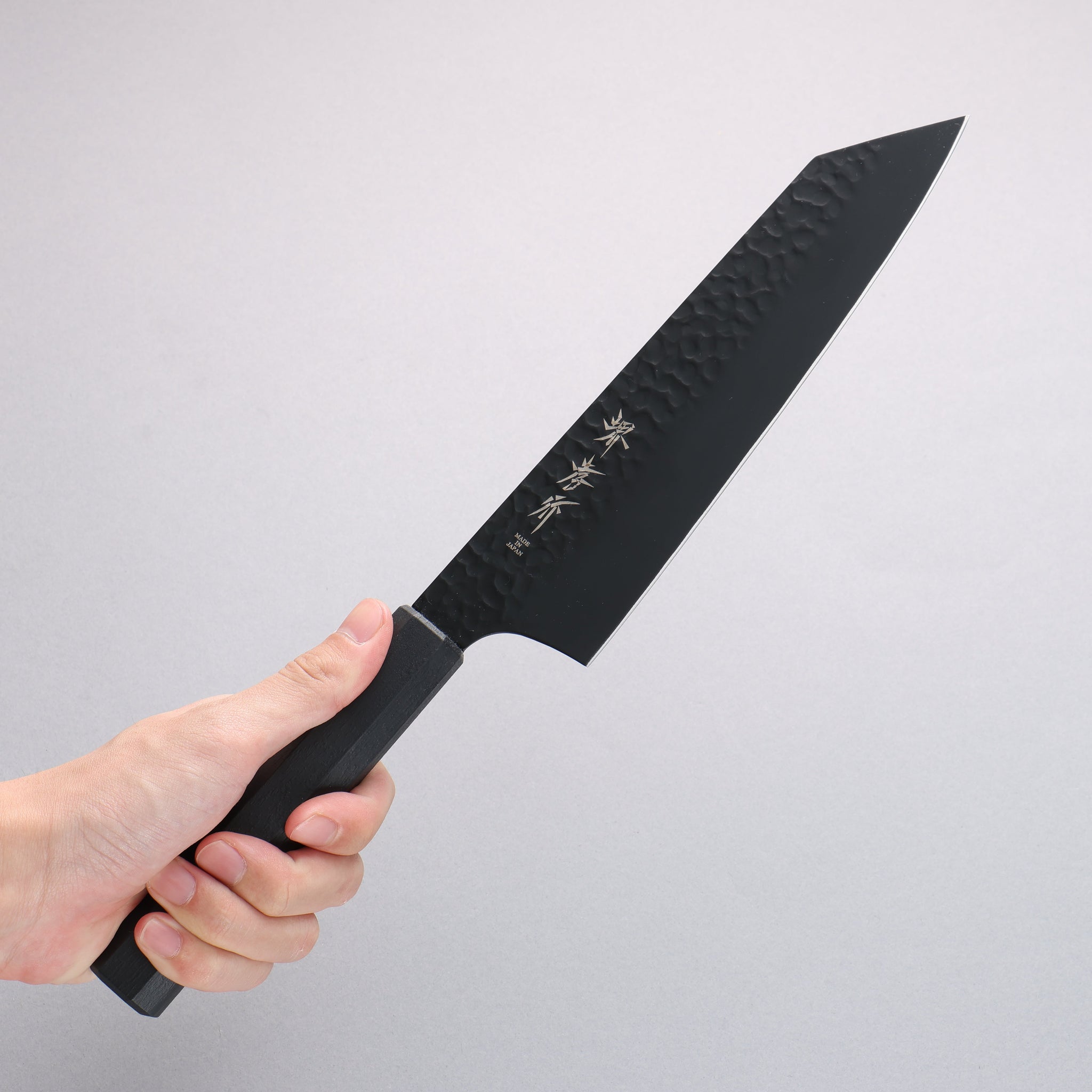 堺 孝行 黒影 V金10号 鎚目 テフロン加工 切付牛刀包丁 190mm 黒漆塗り柄 - 清助刃物