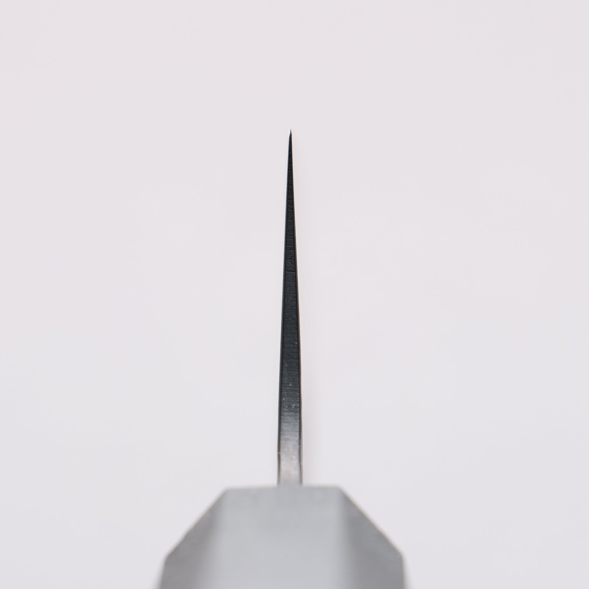 堺 孝行 黒影 V金10号 鎚目 テフロン加工 切付牛刀包丁 190mm 黒漆塗り柄 - 清助刃物