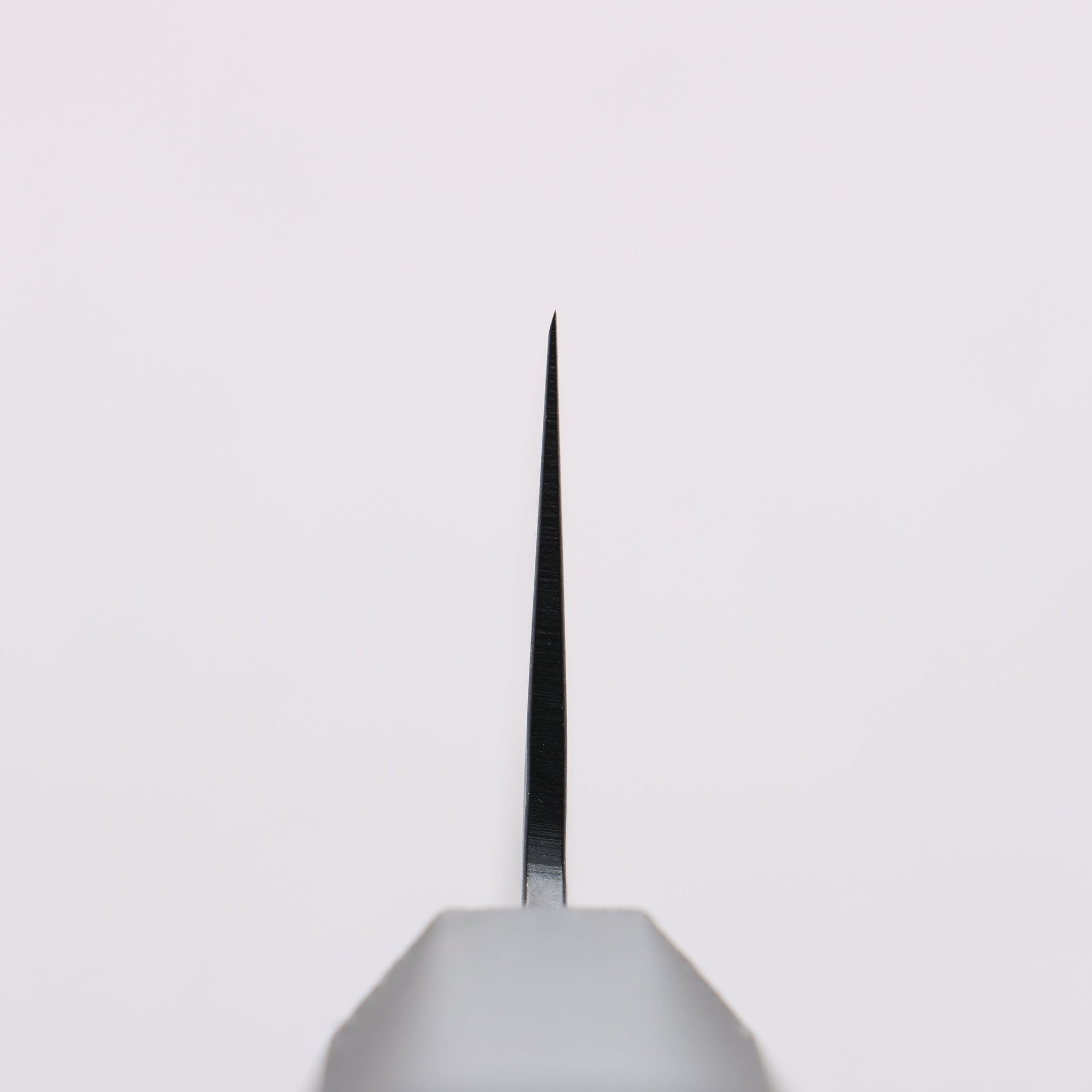 堺 孝行 黒影 V金10号 鎚目 テフロン加工 三徳包丁 170mm 黒漆塗り柄 - 清助刃物