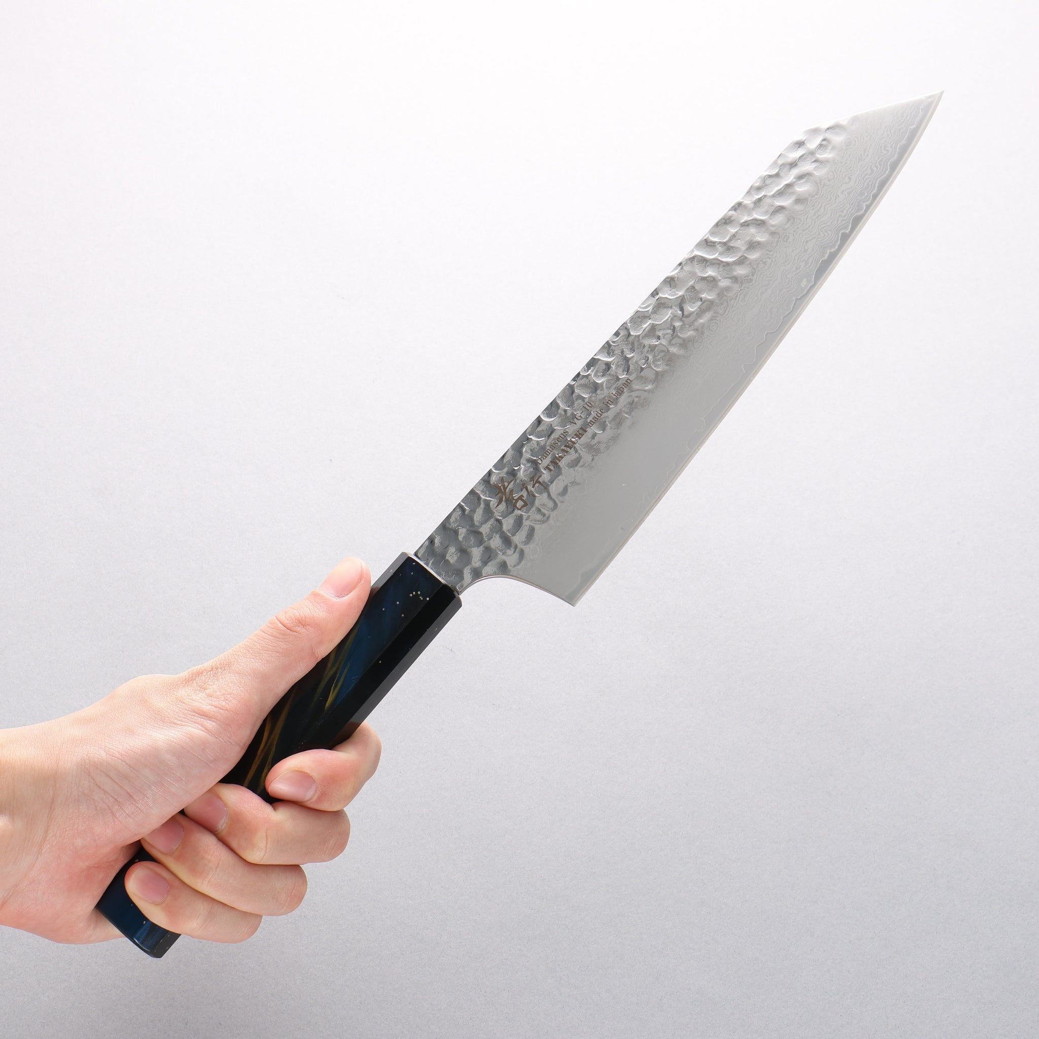 堺 孝行 V金10号 33層ダマスカス 剣型牛刀包丁 190mm 樫の木漆塗り(彩宇)柄 - 清助刃物