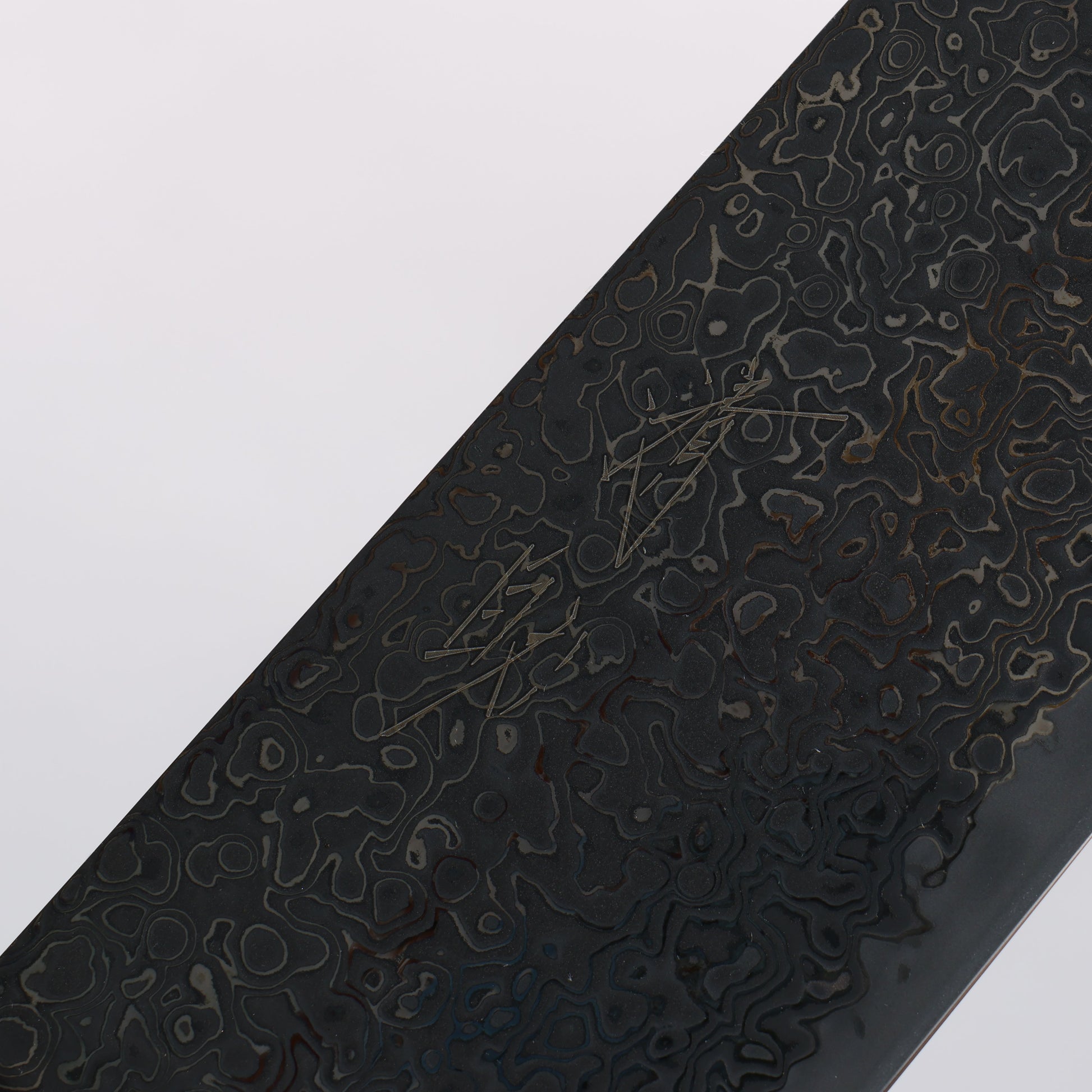 清助 SG2 黒ダマスカス 磨き仕上げ 三徳包丁 180mm 黒檀柄 - 清助刃物