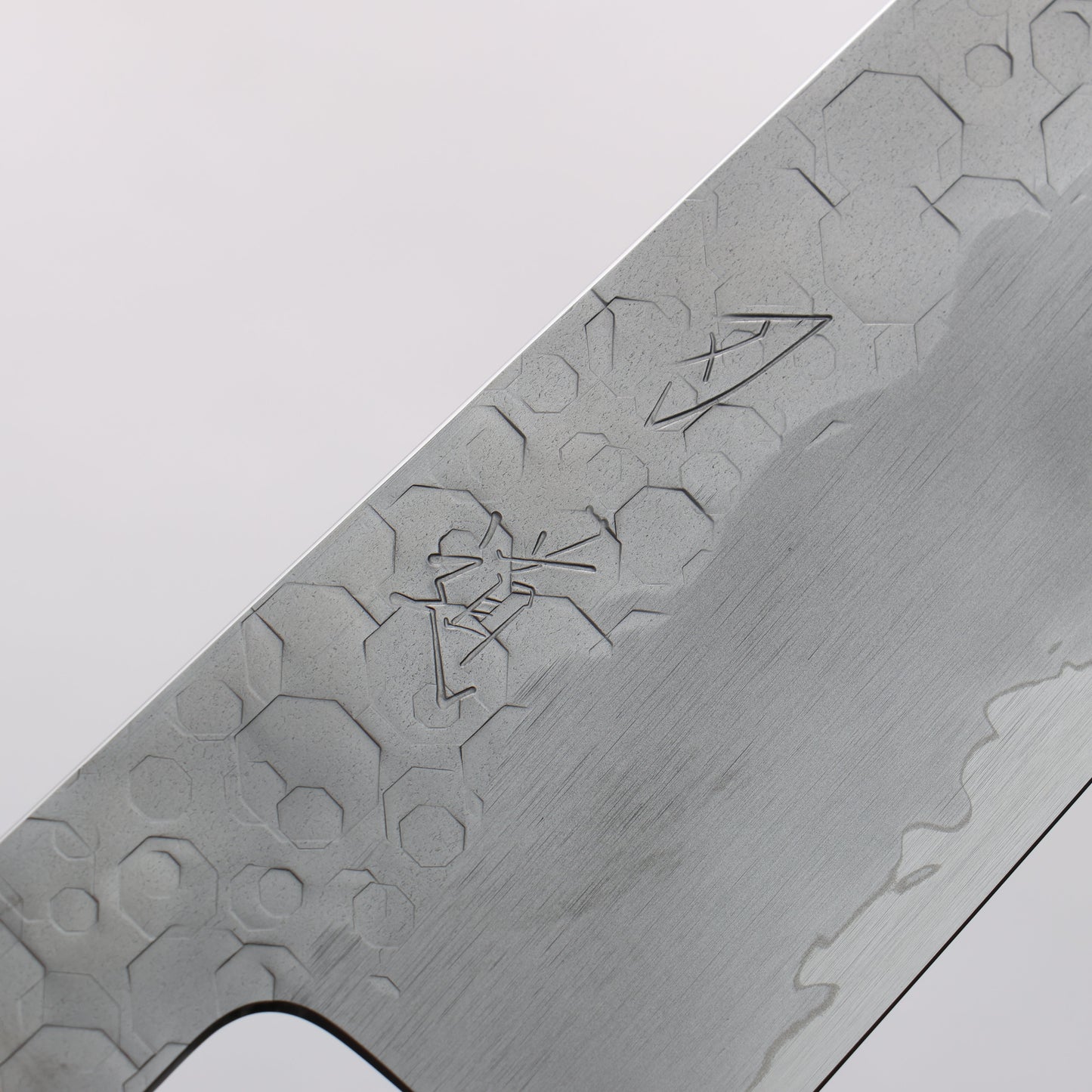 刃道 潮騒 SG2 鎚目 切付牛刀包丁 210mm 樫柄 - 清助刃物