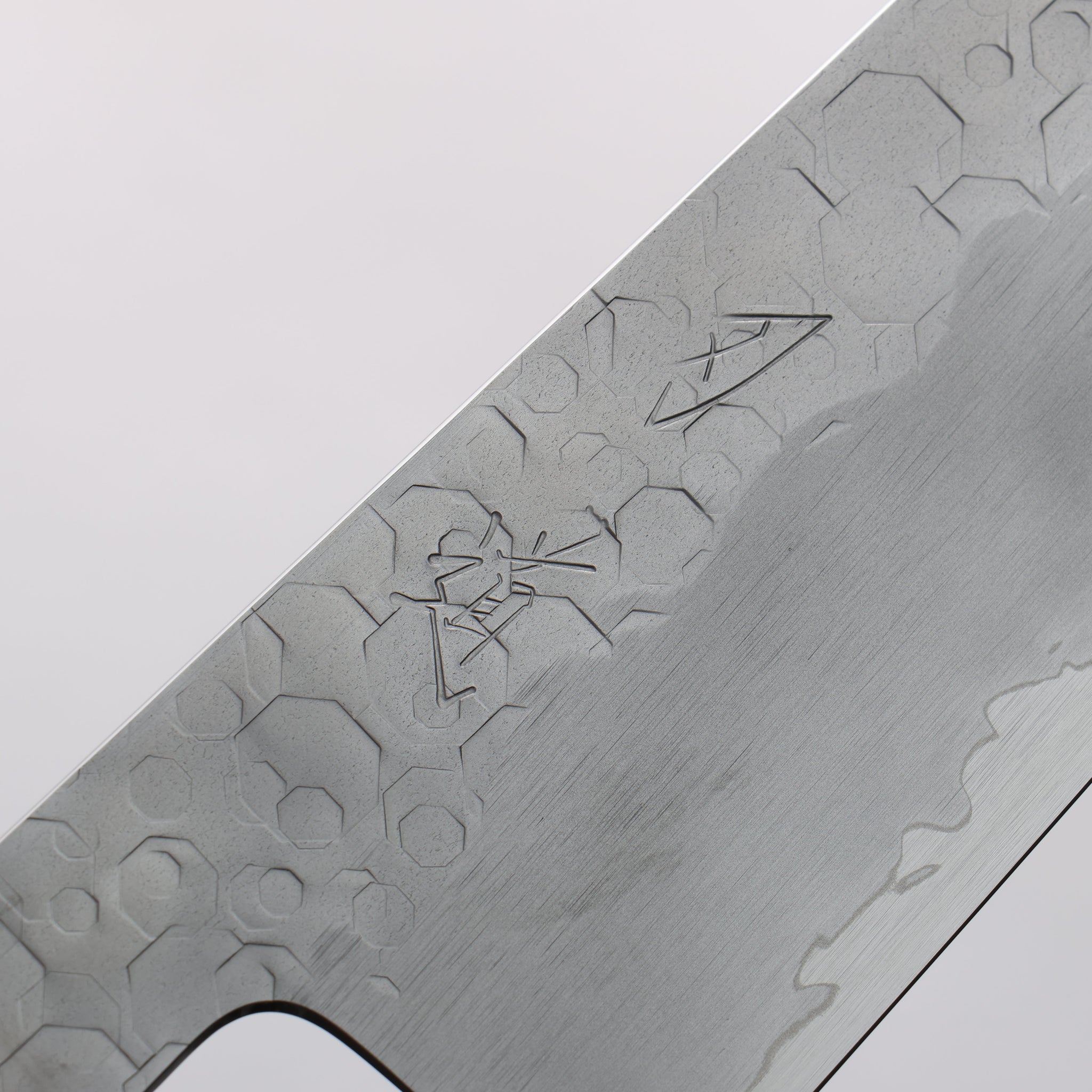 刃道 潮騒 SG2 鎚目 切付牛刀包丁 210mm 樫柄 - 清助刃物