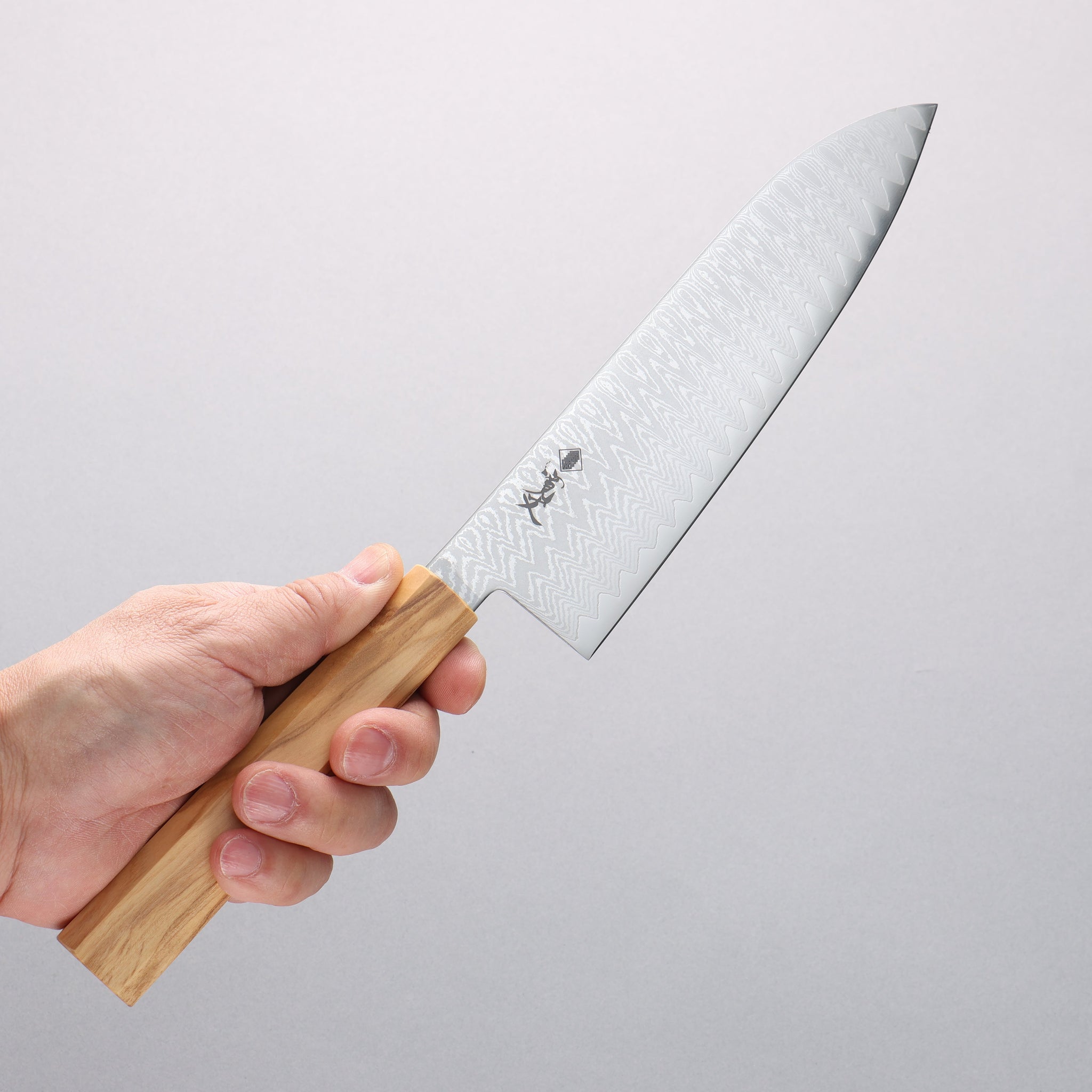 寛丈 V金10号 ダマスカス 三徳包丁 180mm オリーブの木柄 - 清助刃物