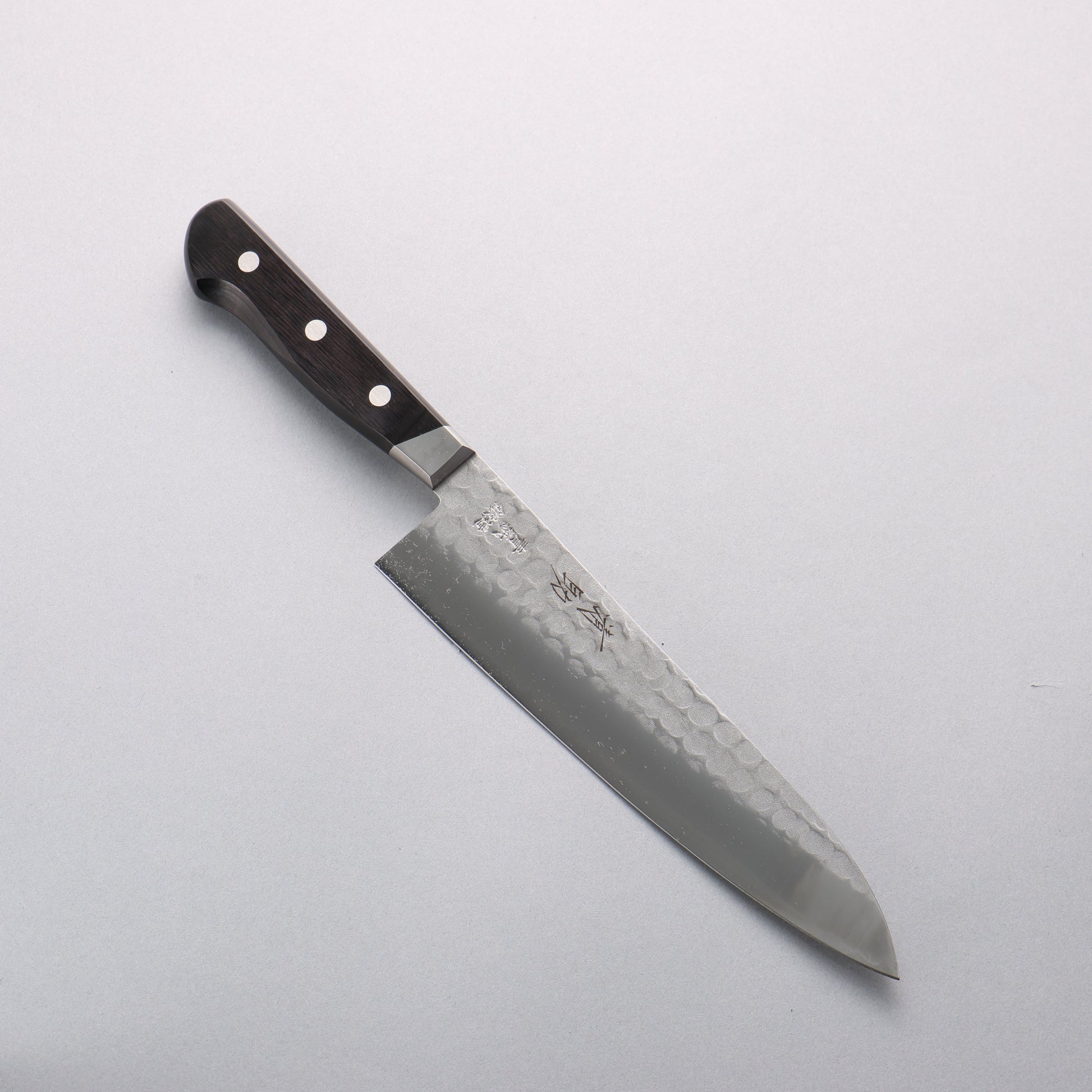 清助 青ニ鋼 梨地 鎚目 牛刀包丁 200mm 黒合板柄 - 清助刃物