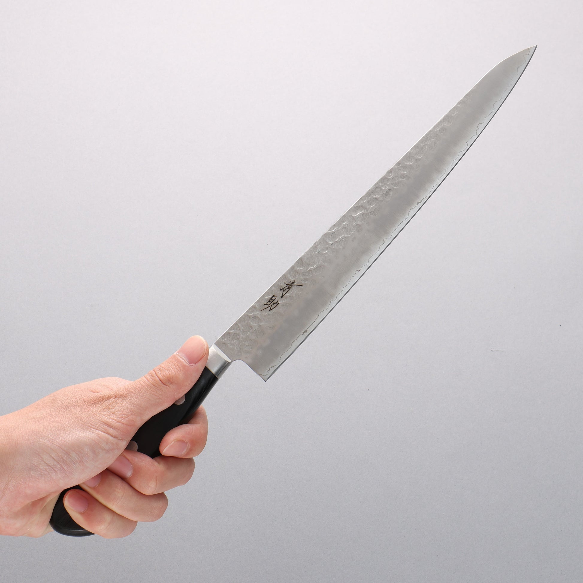 清助 AUS8 鎚目 筋引包丁 240mm 黒合板柄 - 清助刃物