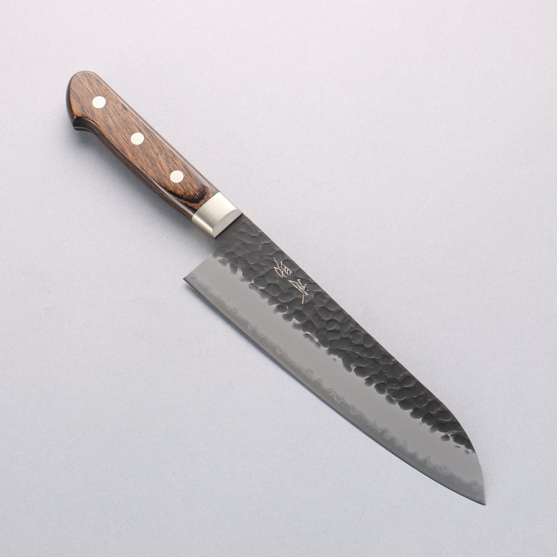 清助 青スーパー鋼 鎚目 黒仕上げ 三徳包丁 180mm 茶合板柄 - 清助刃物
