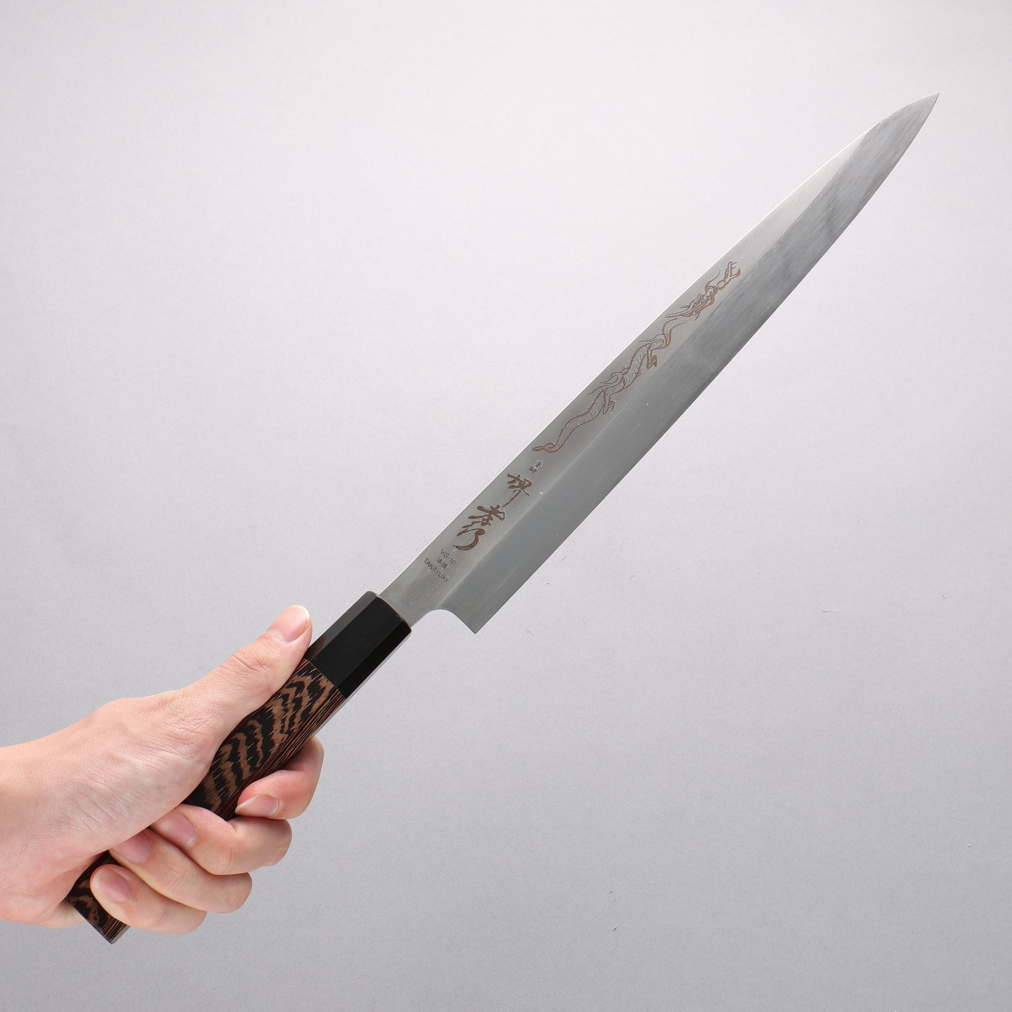 堺 孝行 本焼 V金10号 龍の彫刻入り 柳刃包丁 300mm ウエンジ柄 鞘付き - 清助刃物