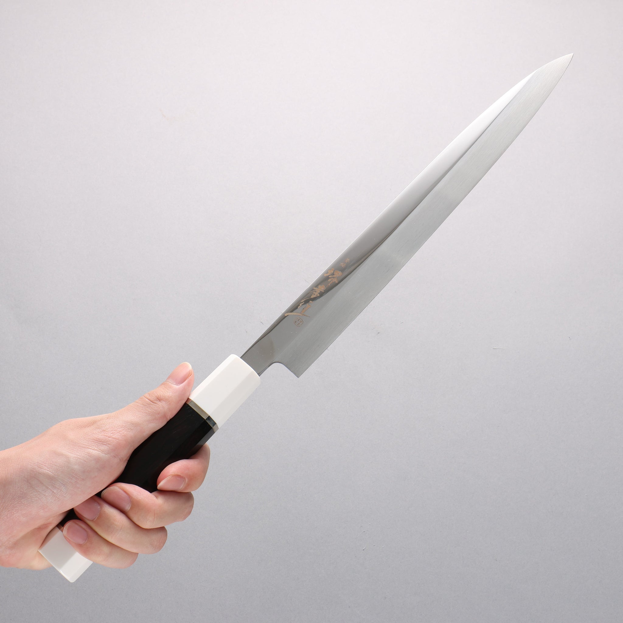 堺 孝行 銀龍 本焼 スウェーデン鋼 鏡面仕上げ 柳刃包丁 270mm 黒檀柄 鞘付き - 清助刃物