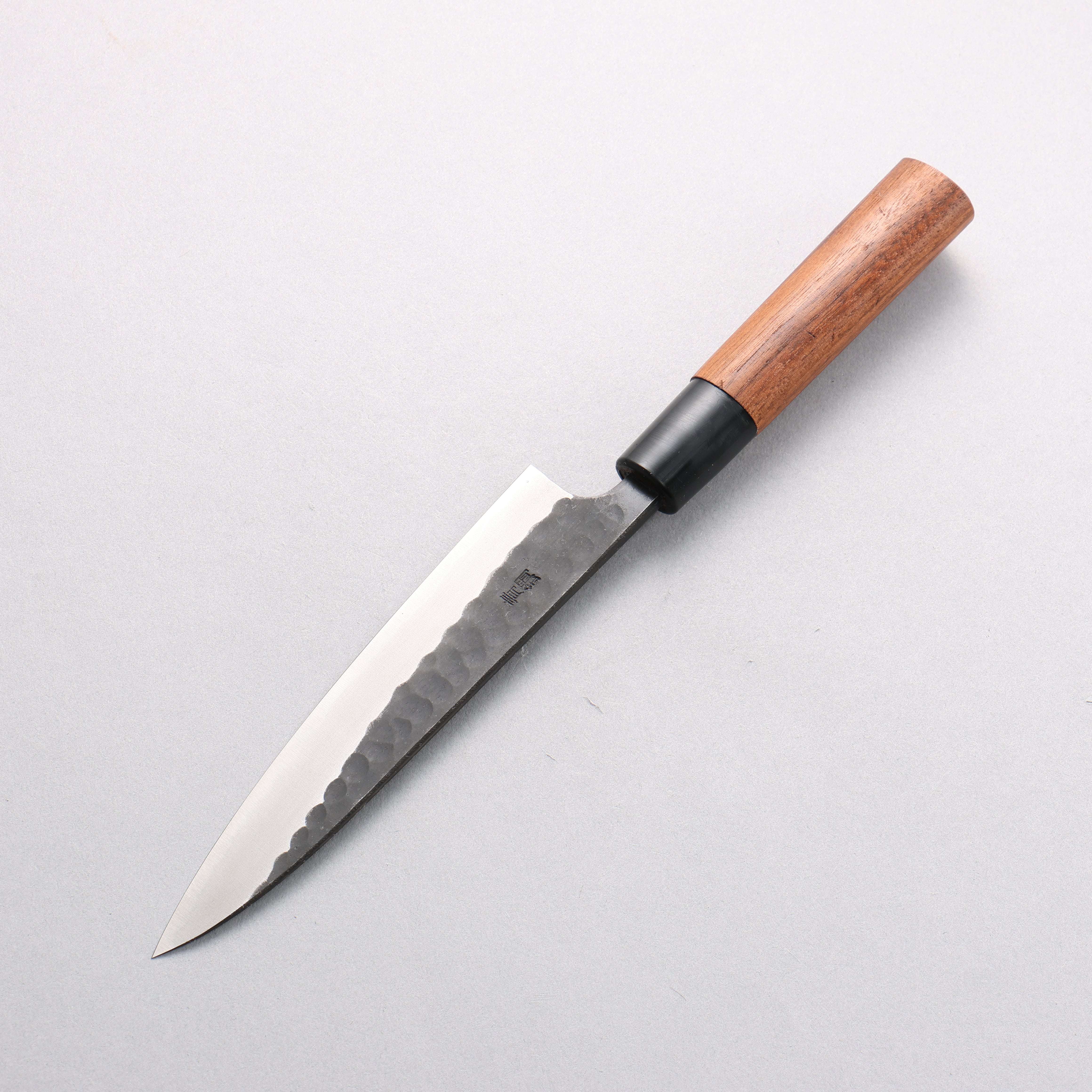 山本 直 安来青紙鋼 黒打 鎚目 ペティーナイフ 150mm ウォルナット柄 - 清助刃物