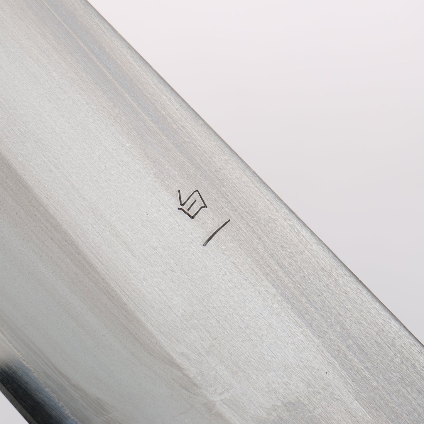 翁流 白一鋼 牛刀包丁 240mm 樫 （煤黒）柄 - 清助刃物
