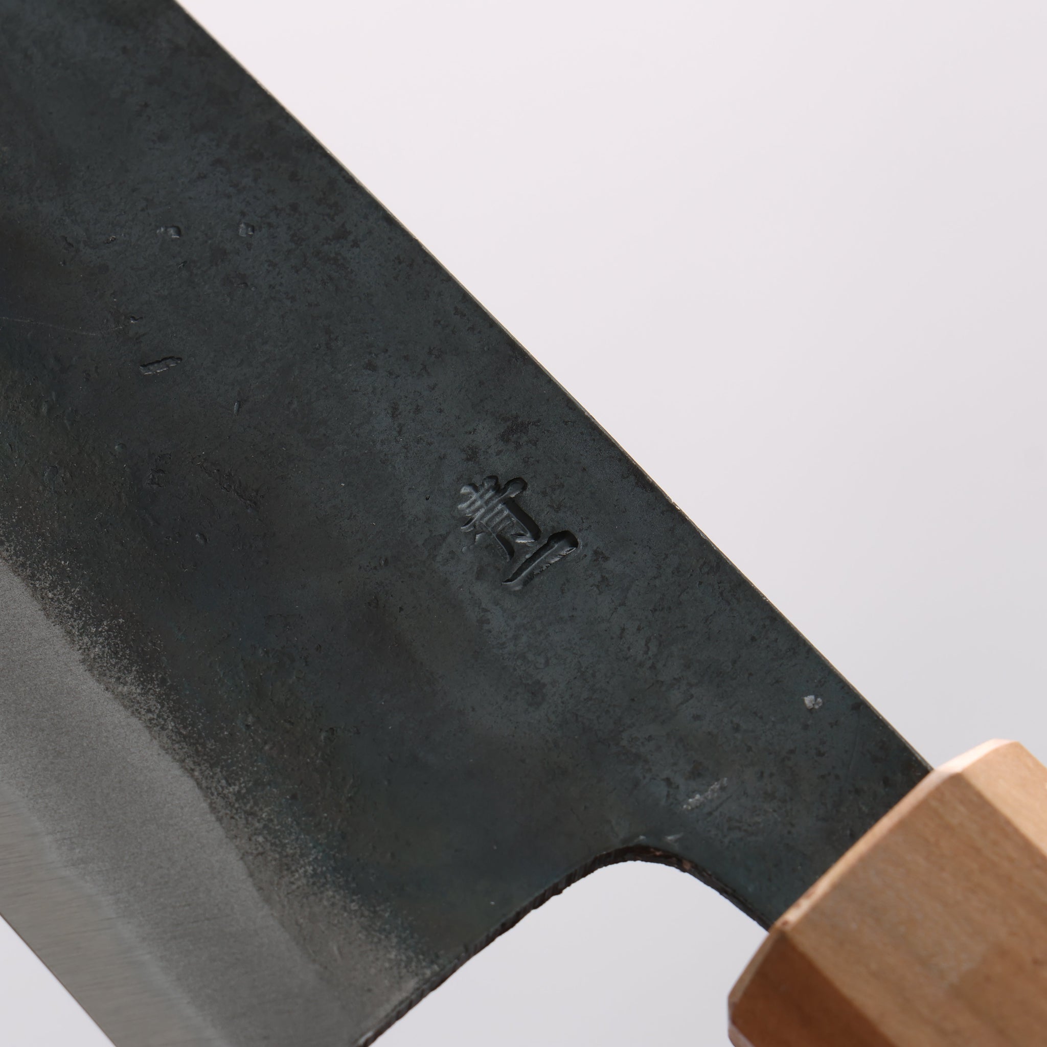 清助 青一鋼 黒仕上げ 切付牛刀包丁 210mm 焼栗 （口輪：サクラ）柄 - 清助刃物