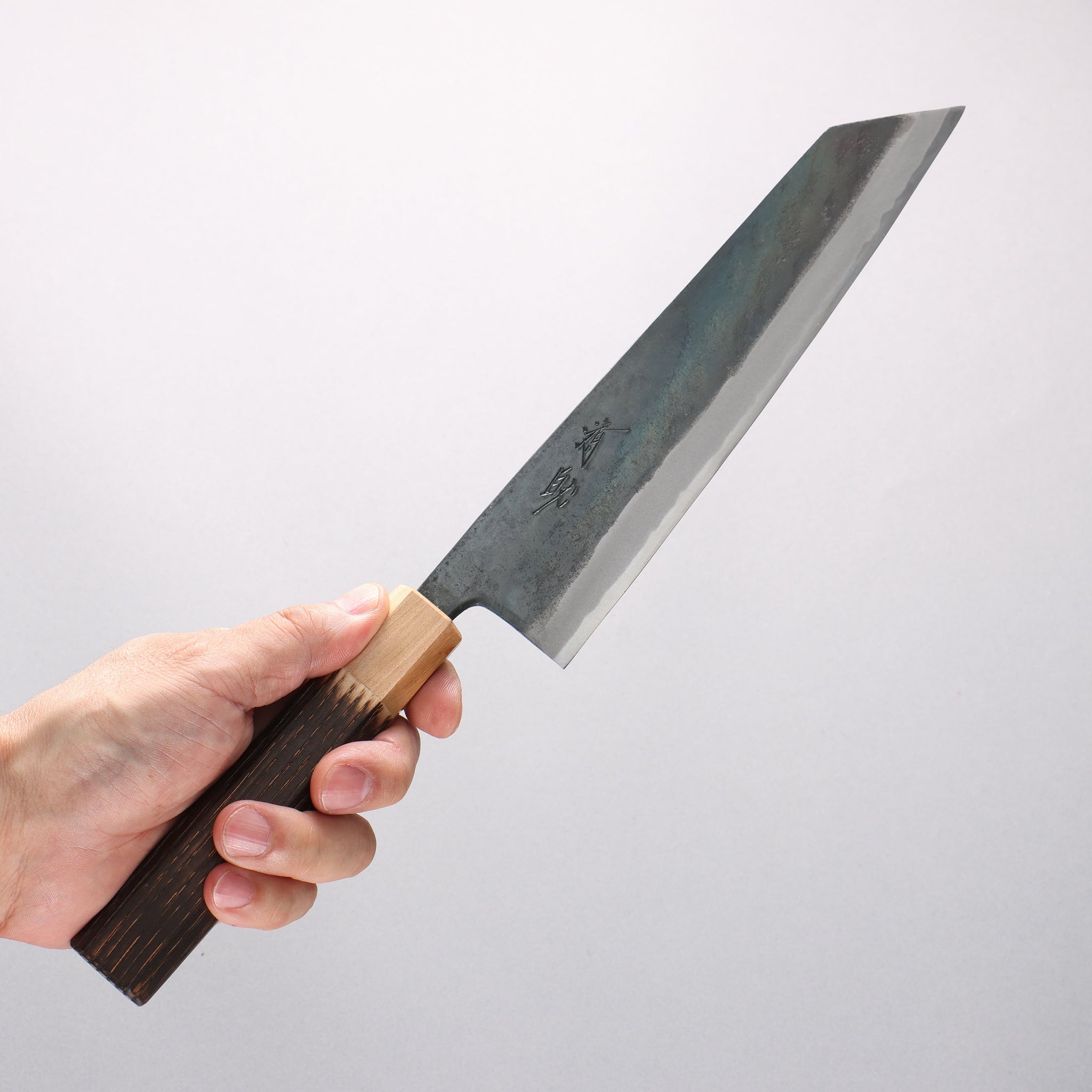 清助 青一鋼 黒仕上げ 切付牛刀包丁 210mm 焼栗 （口輪：サクラ）柄 - 清助刃物