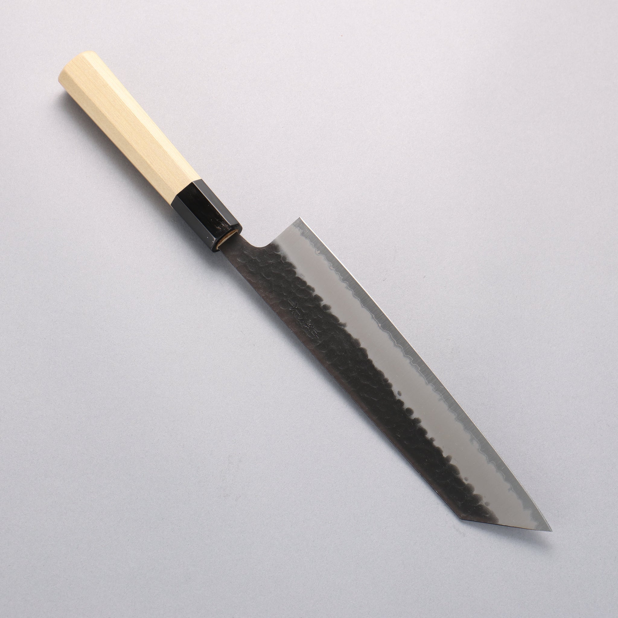 翁流 青スーパー鋼 鎚目 黒仕上げ 切付牛刀包丁 210mm 朴柄 - 清助刃物